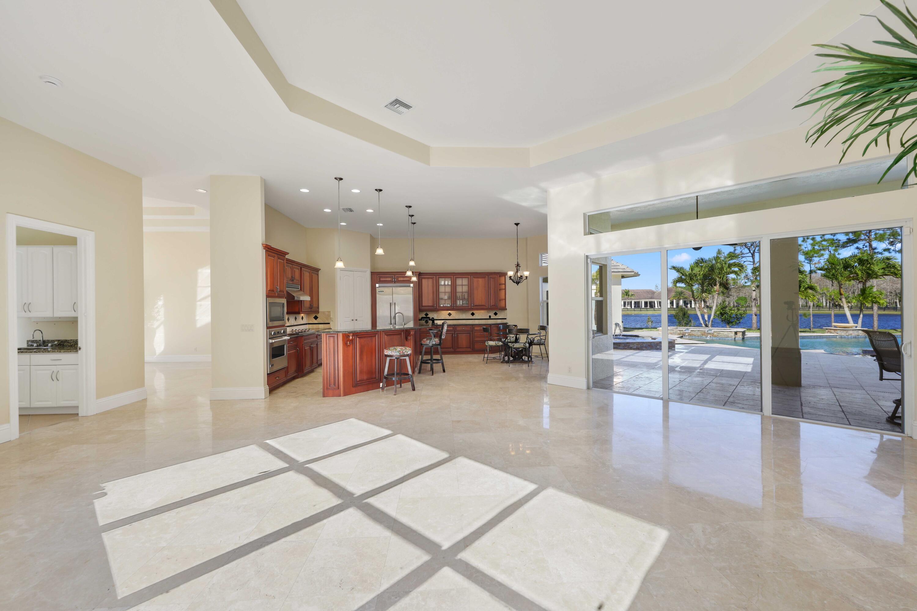 11581 Manatee Lake Worth, FL 33449