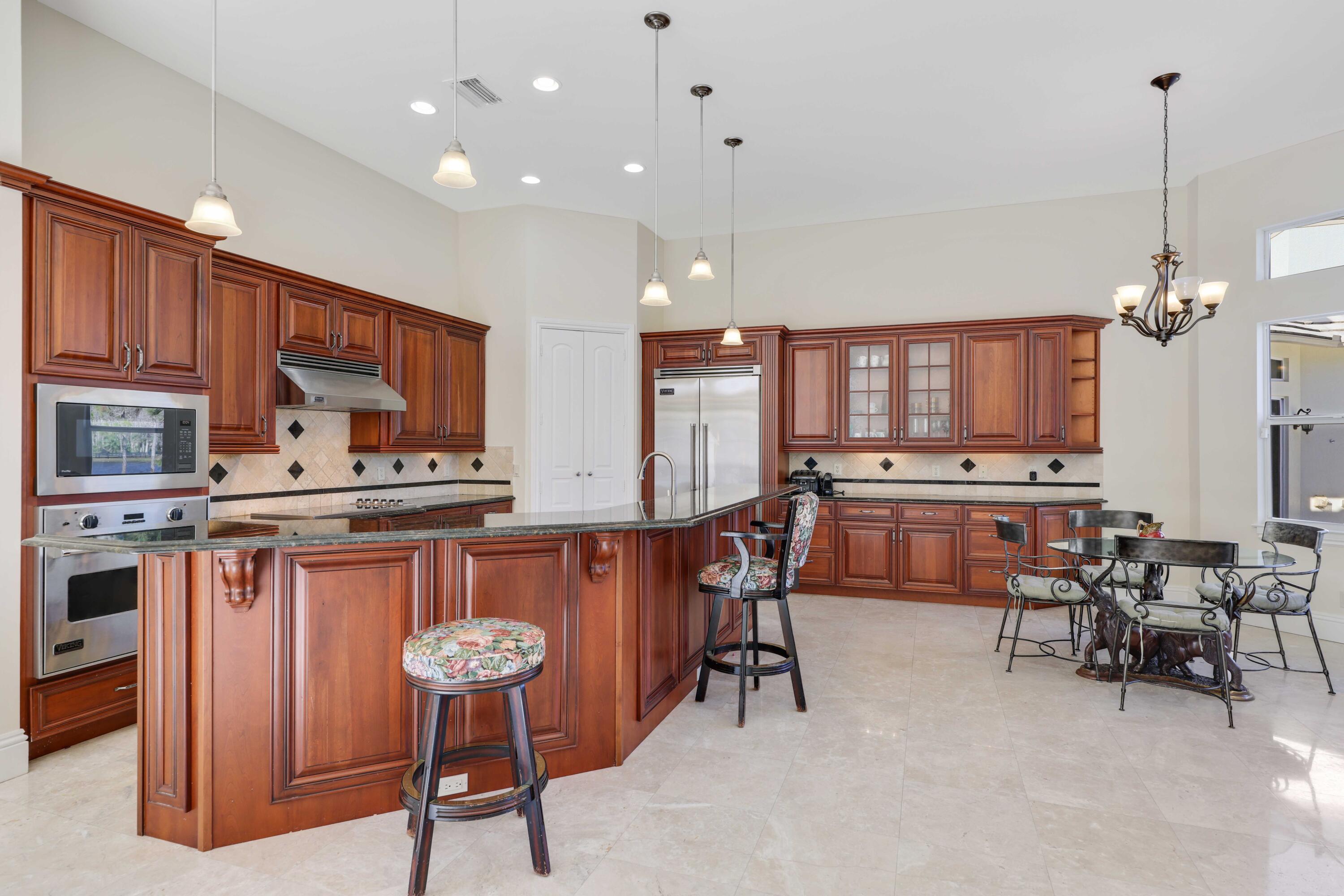 11581 Manatee Lake Worth, FL 33449