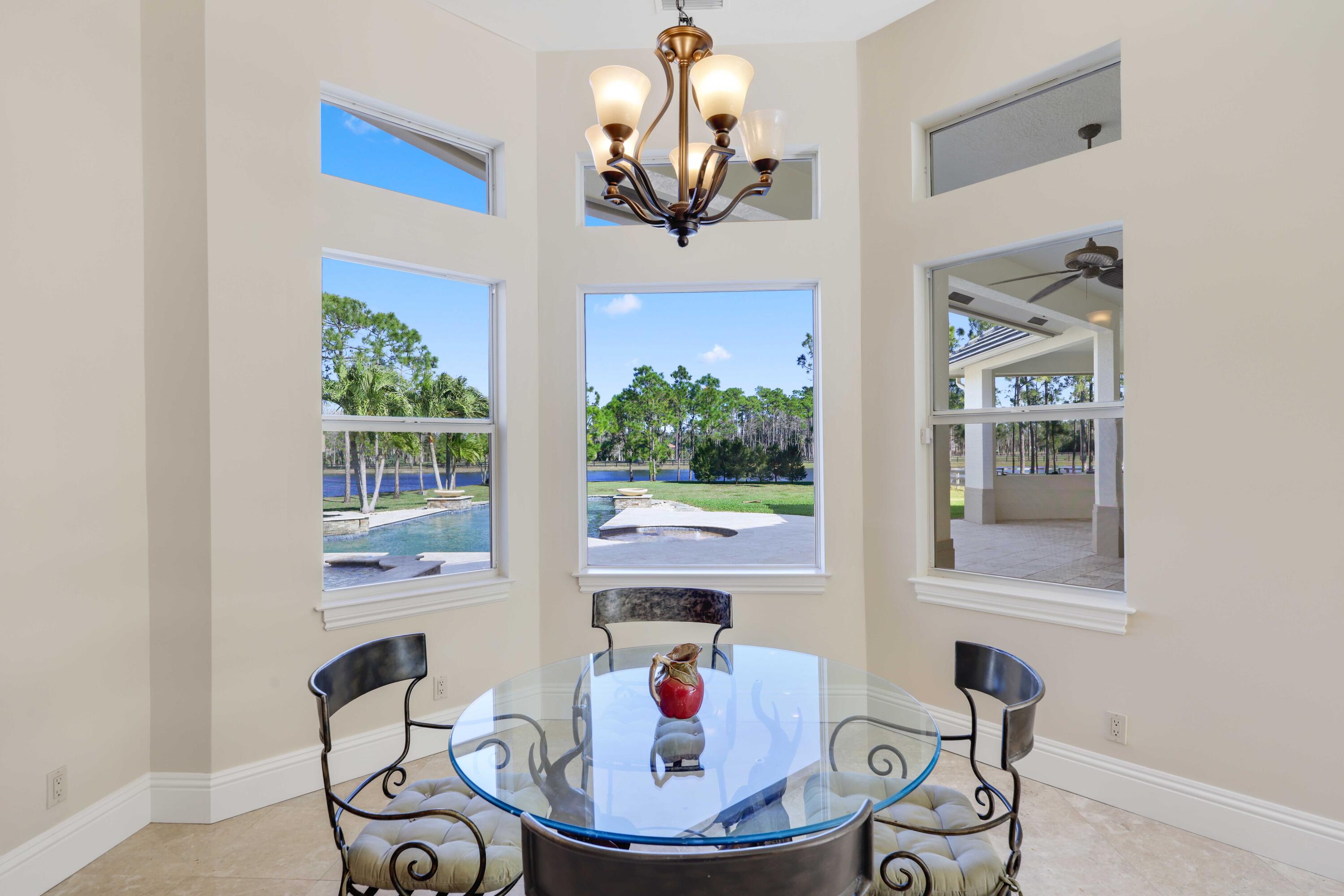 11581 Manatee Lake Worth, FL 33449