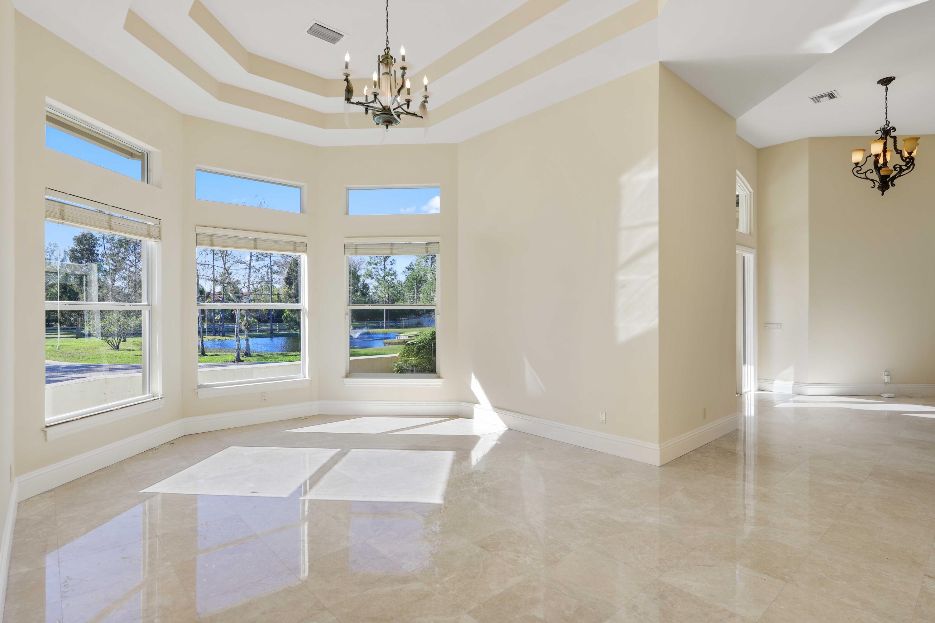 11581 Manatee Lake Worth, FL 33449