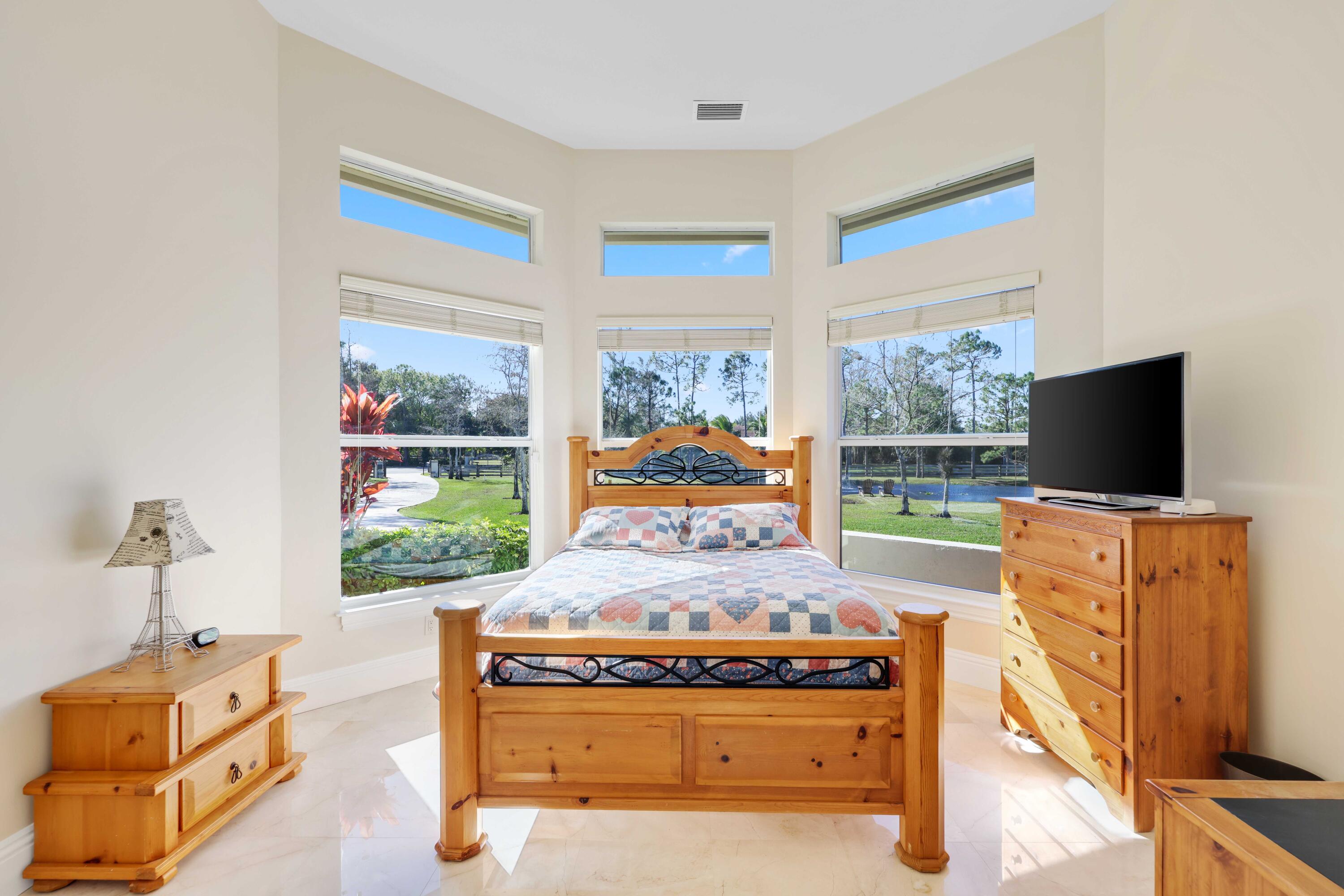 11581 Manatee Lake Worth, FL 33449