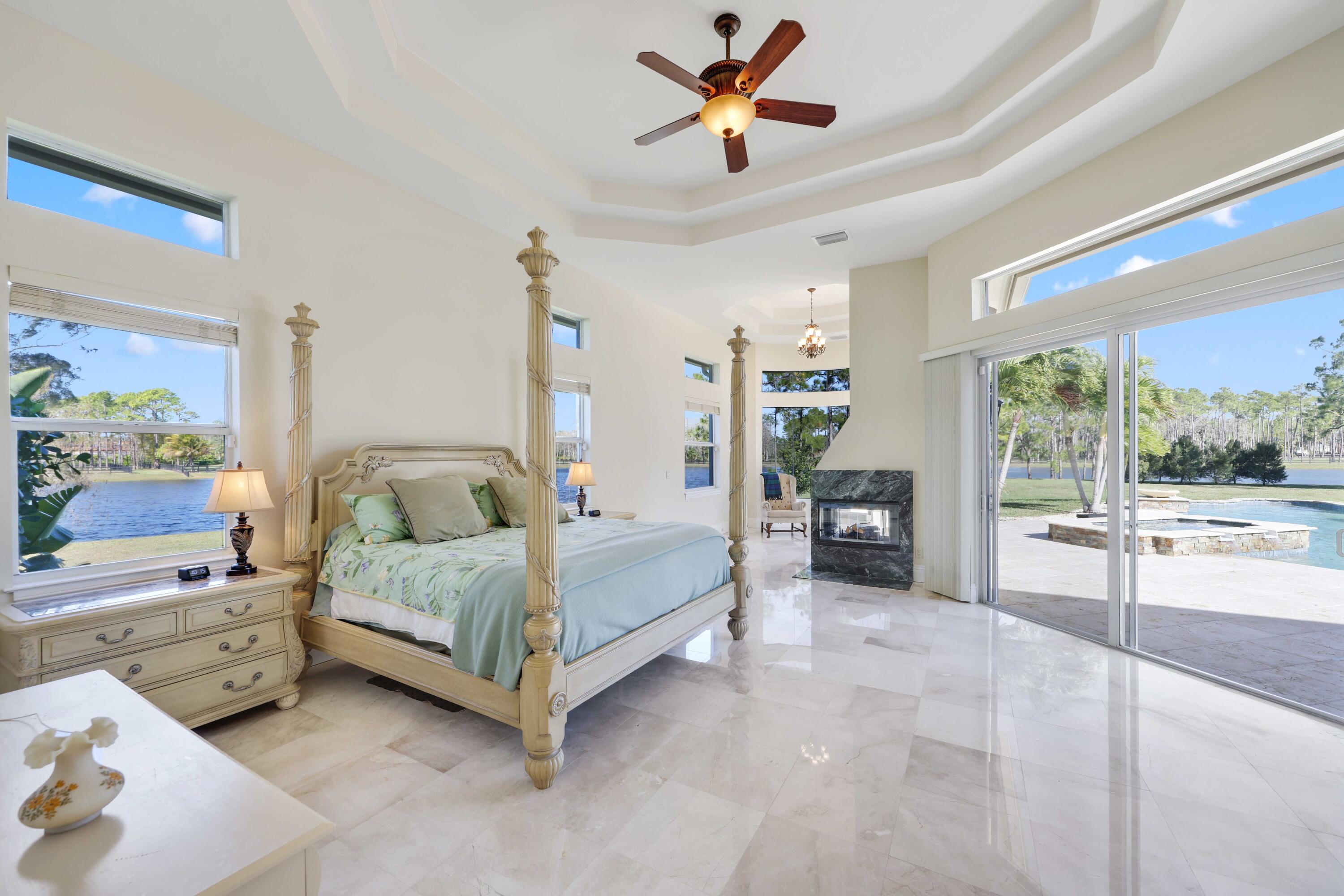 11581 Manatee Lake Worth, FL 33449