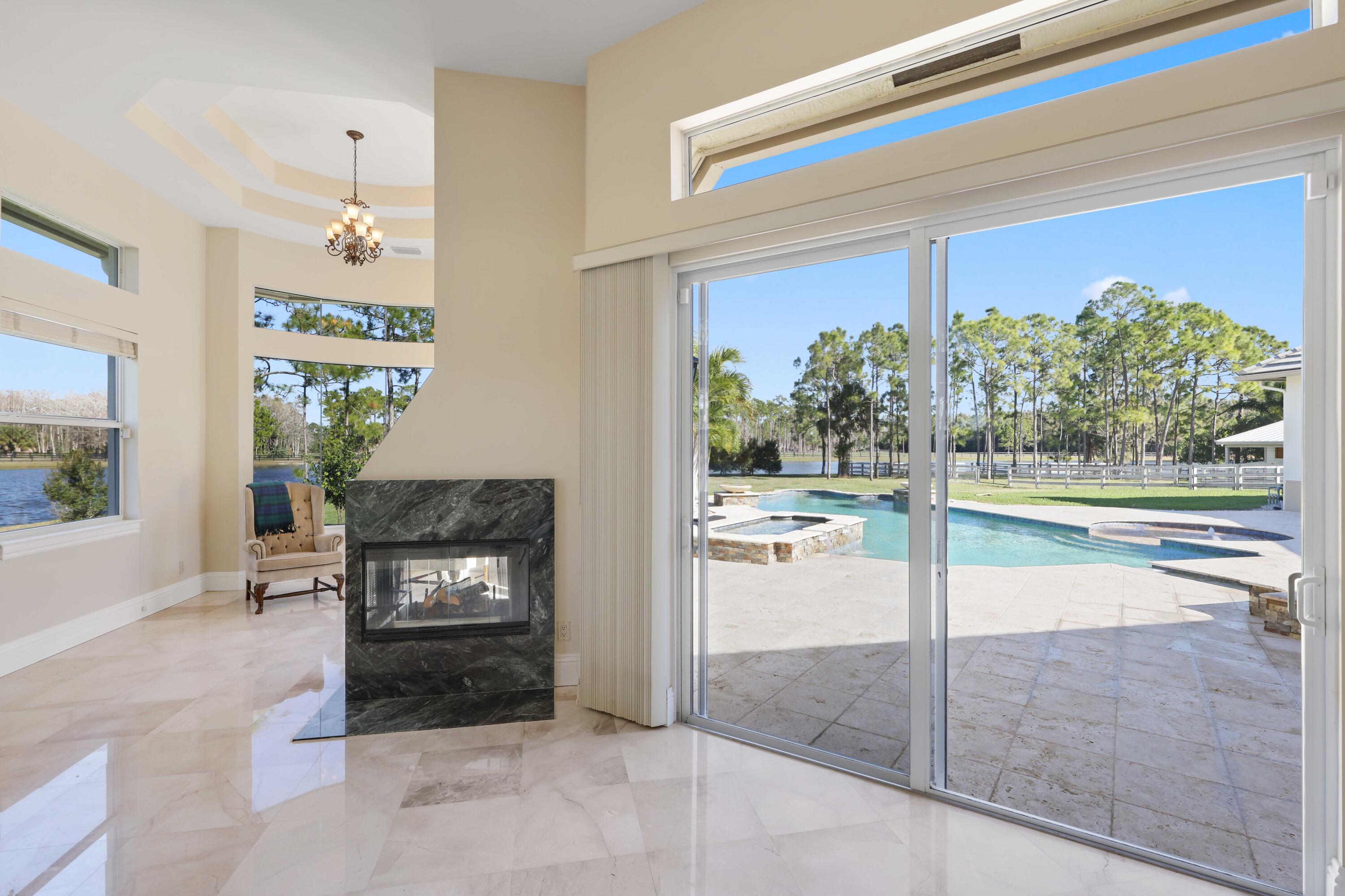 11581 Manatee Lake Worth, FL 33449