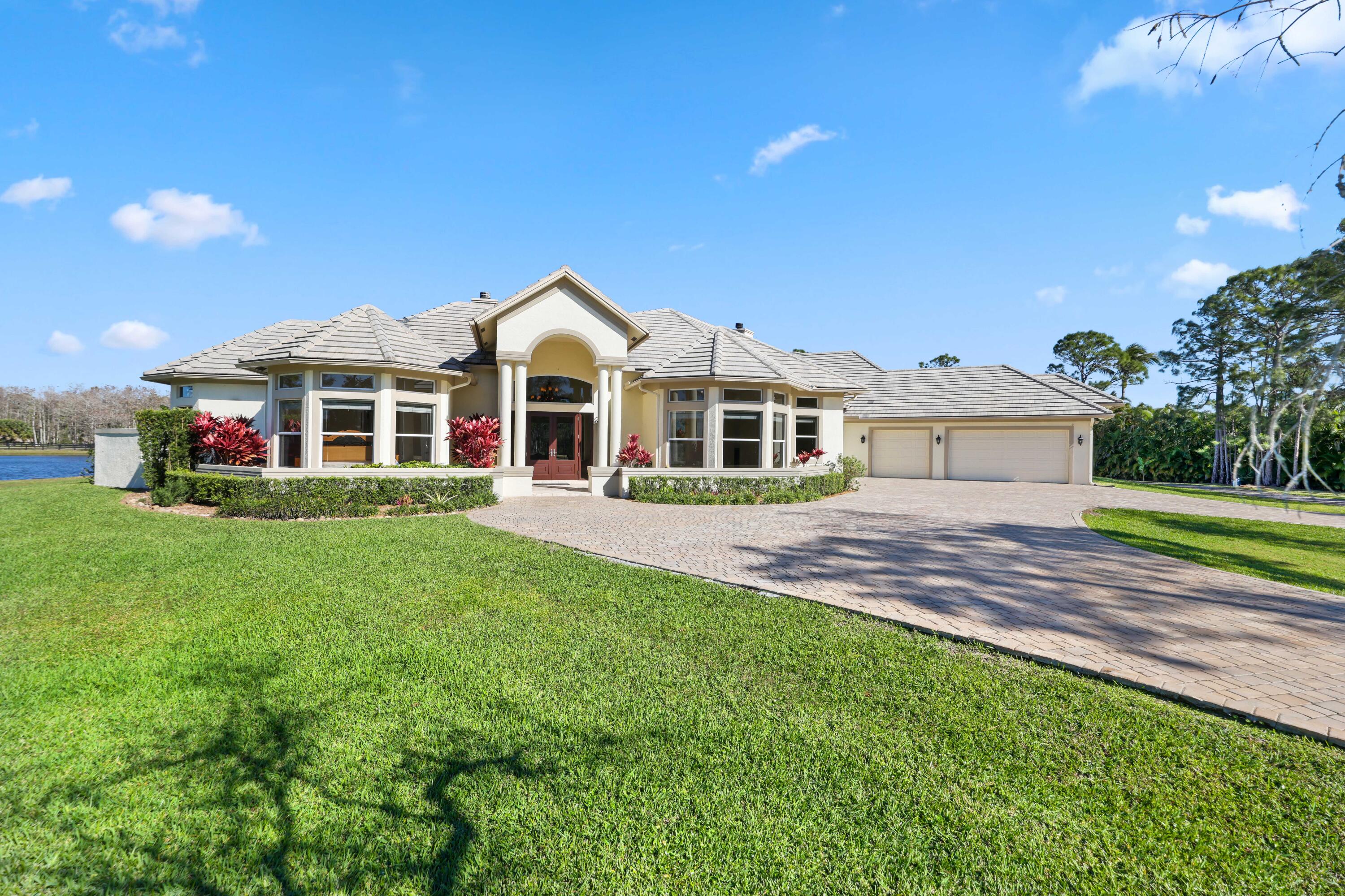 11581 Manatee Lake Worth, FL 33449