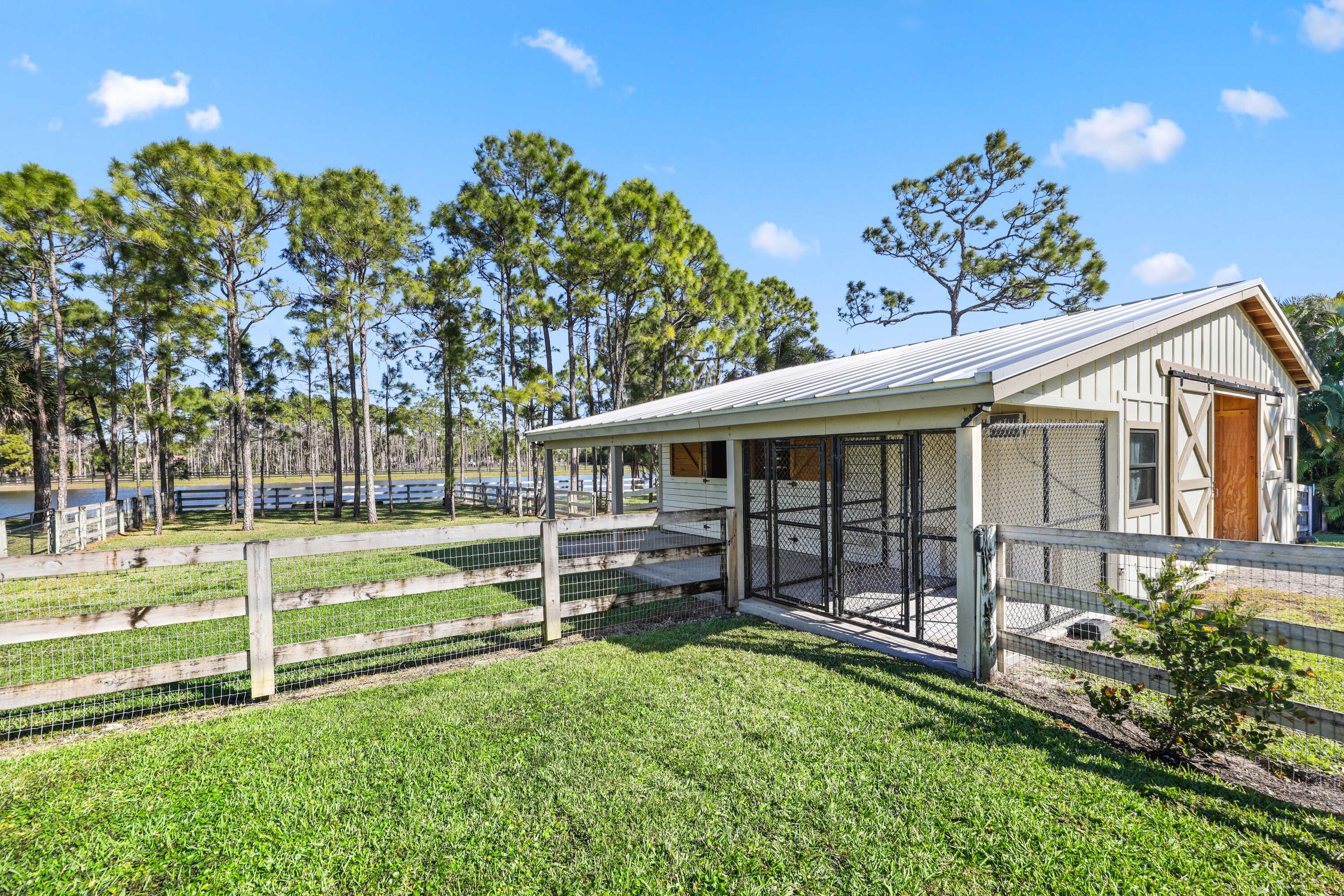 11581 Manatee Lake Worth, FL 33449