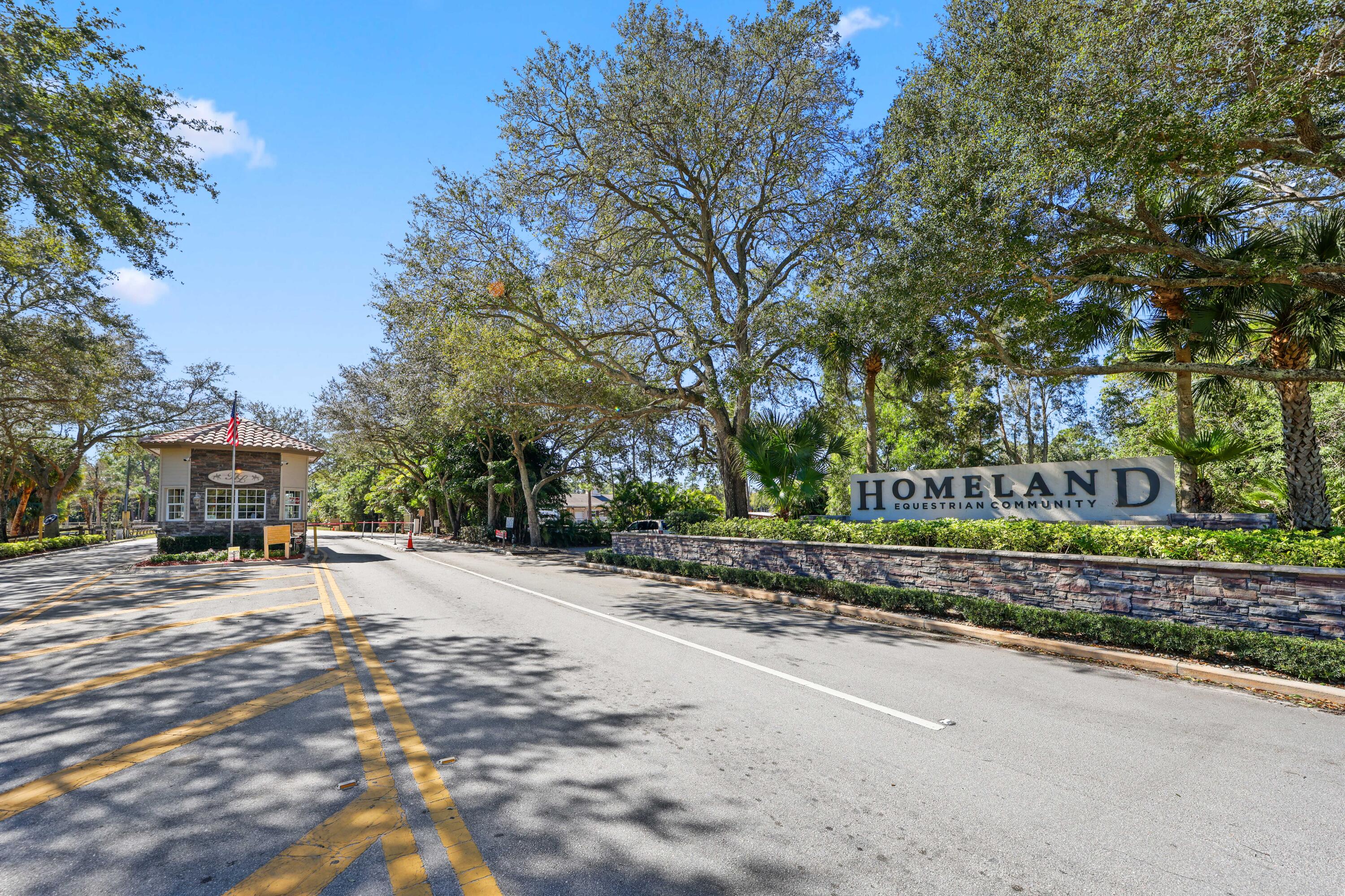 11581 Manatee Lake Worth, FL 33449