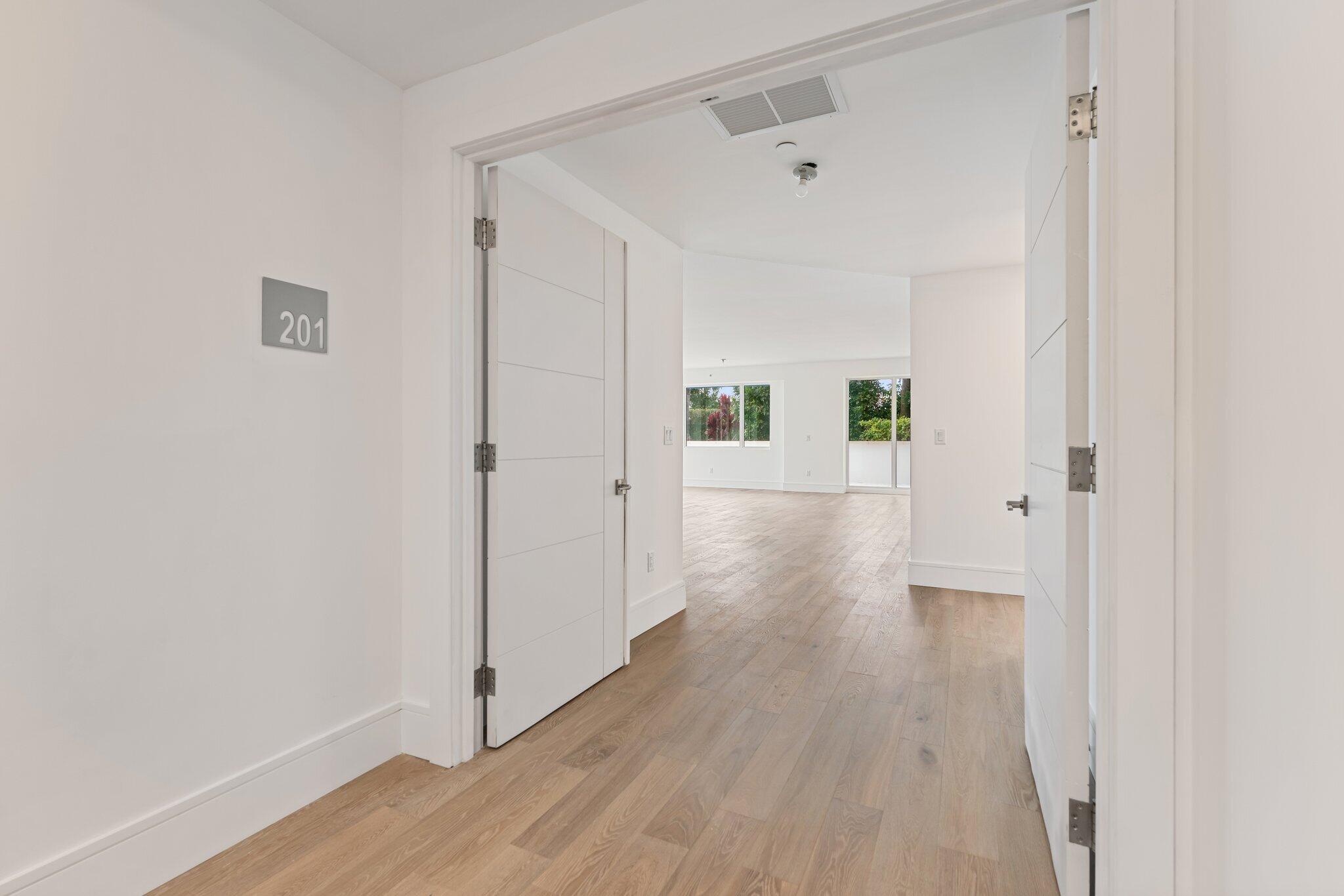 1 S Coastal #201 Jupiter, FL 33477