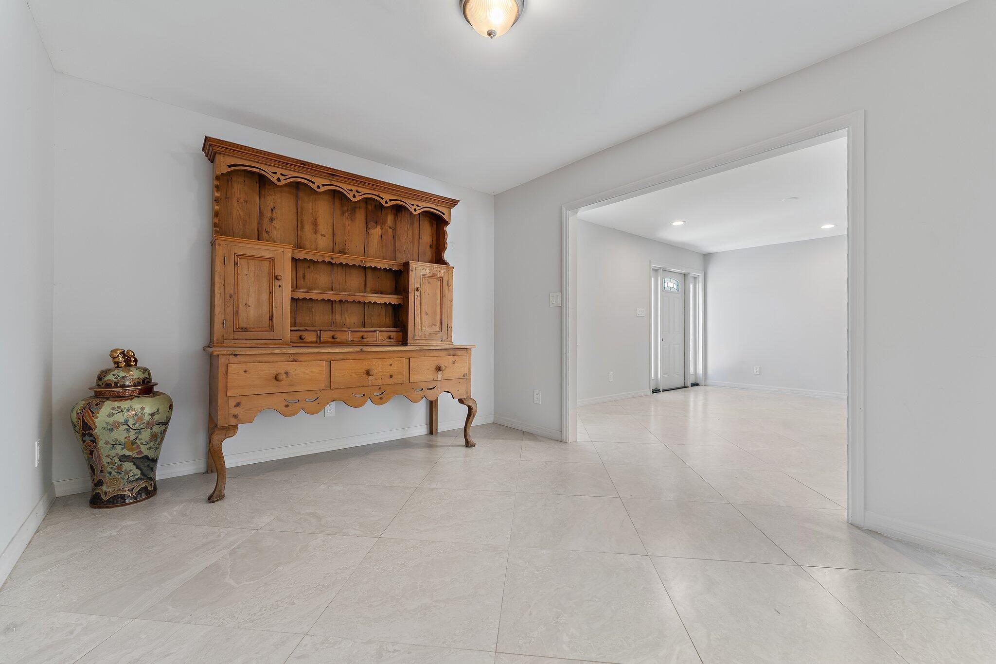 5883 Set N Sun Jupiter, FL 33458