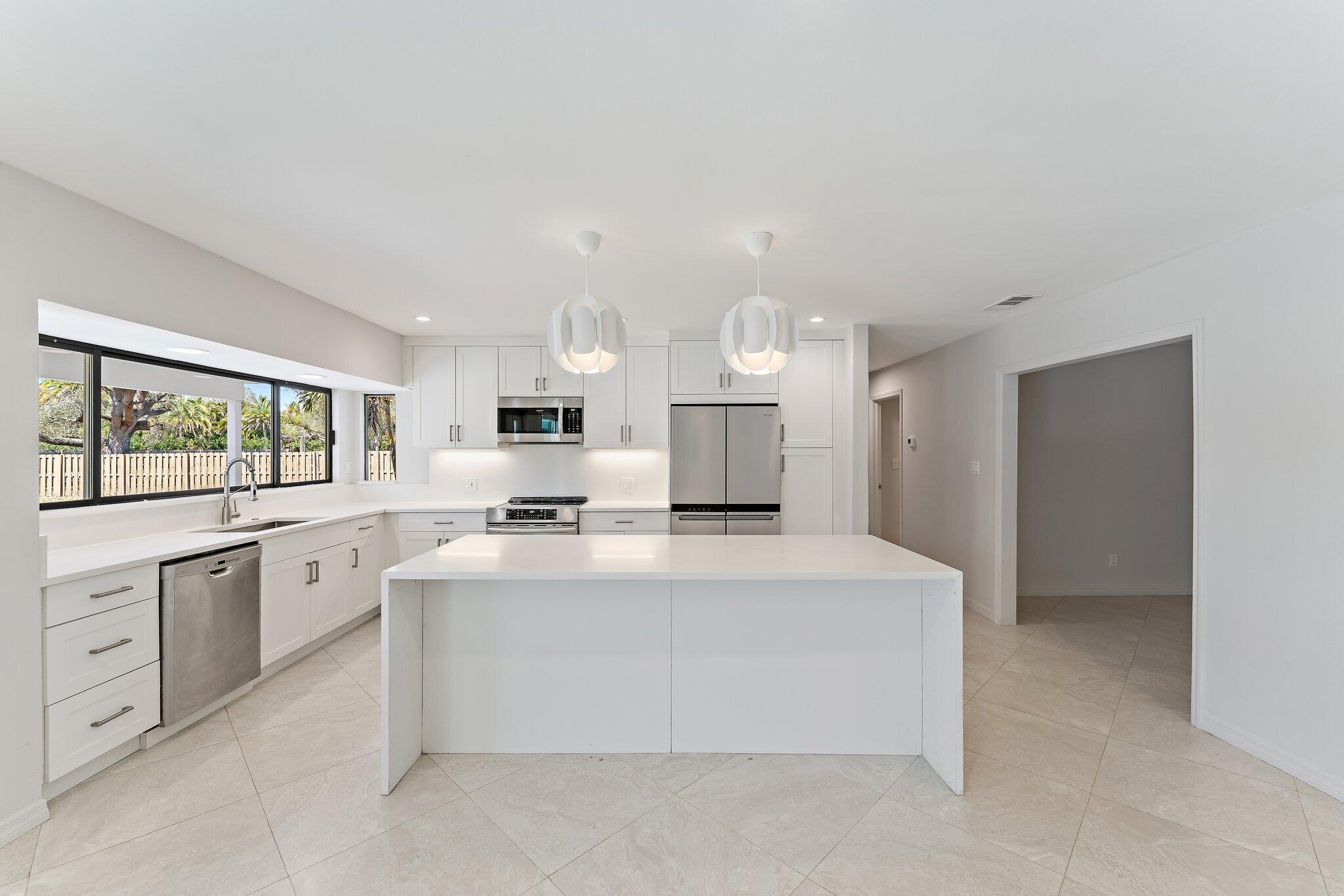 5883 Set N Sun Jupiter, FL 33458