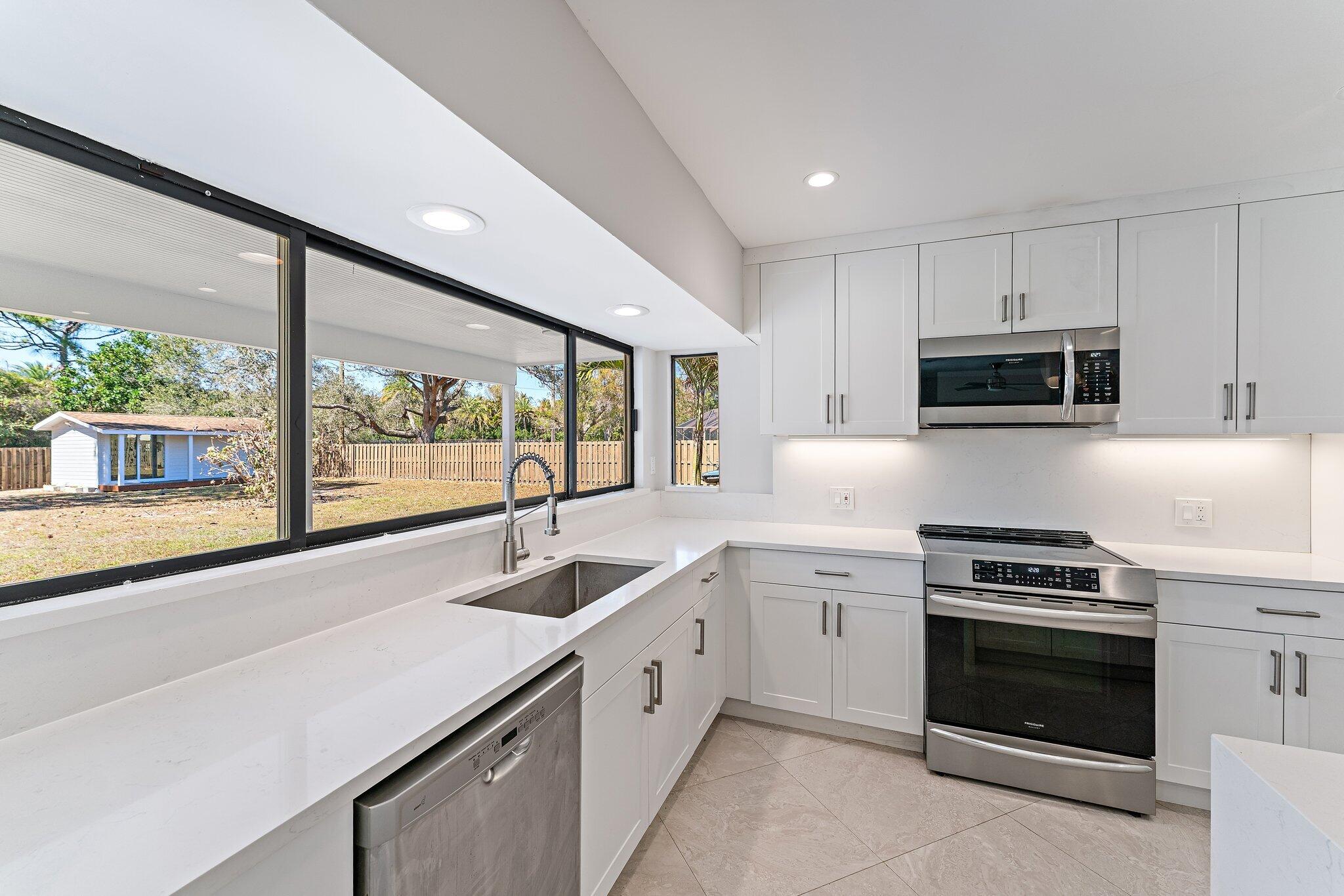 5883 Set N Sun Jupiter, FL 33458