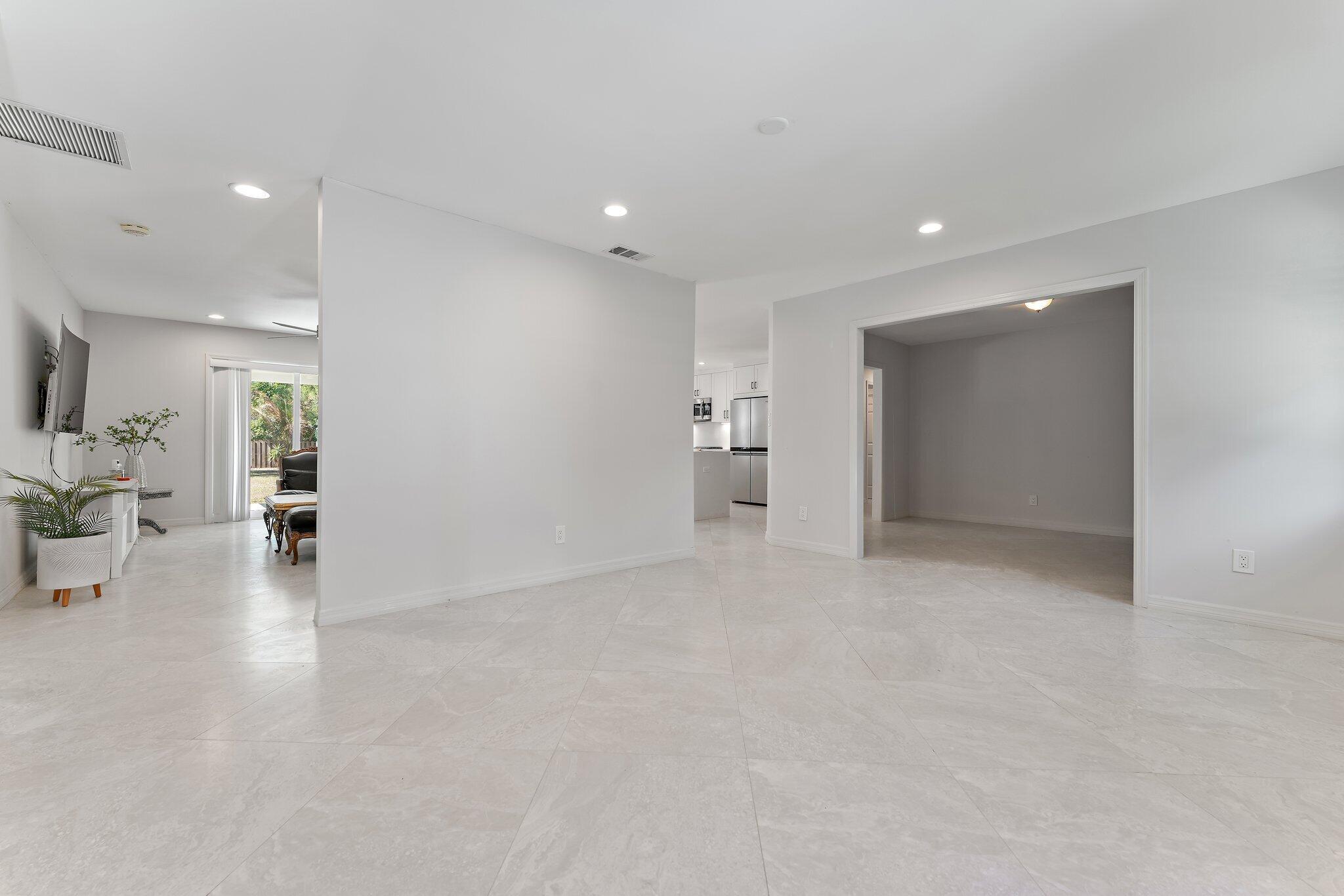 5883 Set N Sun Jupiter, FL 33458