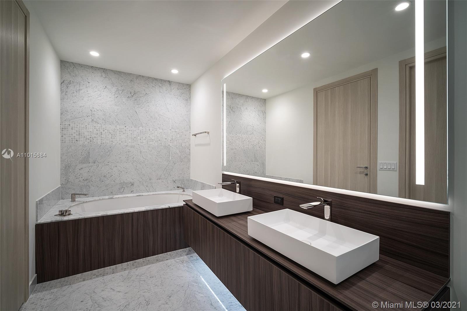 1000 Brickell Plz #PH5101 Miami, FL 33131