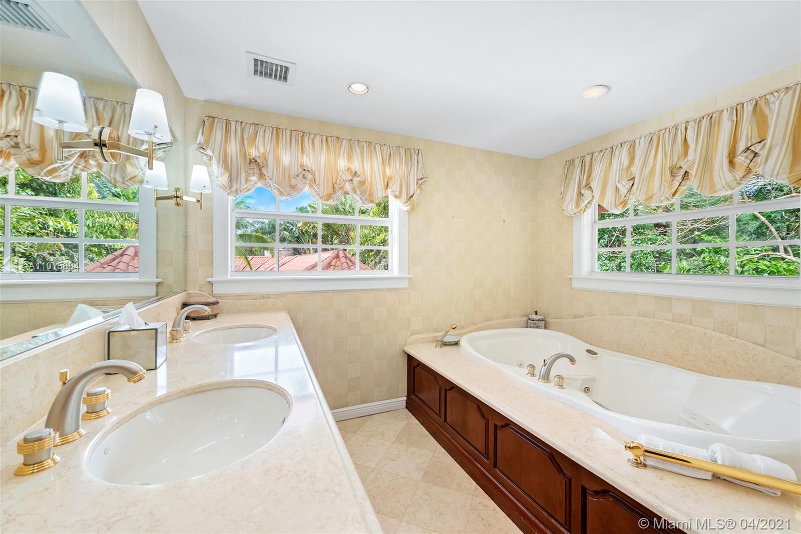 9990 Old Cutler Rd Coral Gables, FL 33156