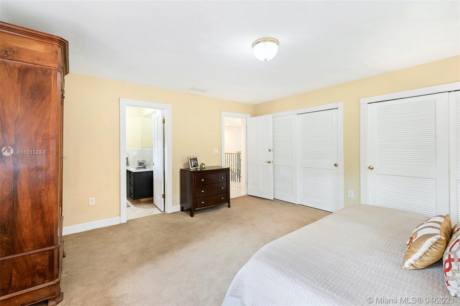 9990 Old Cutler Rd Coral Gables, FL 33156