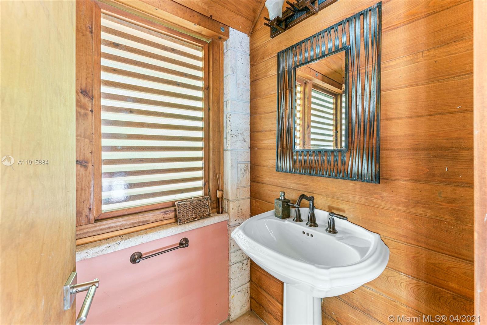 9990 Old Cutler Rd Coral Gables, FL 33156