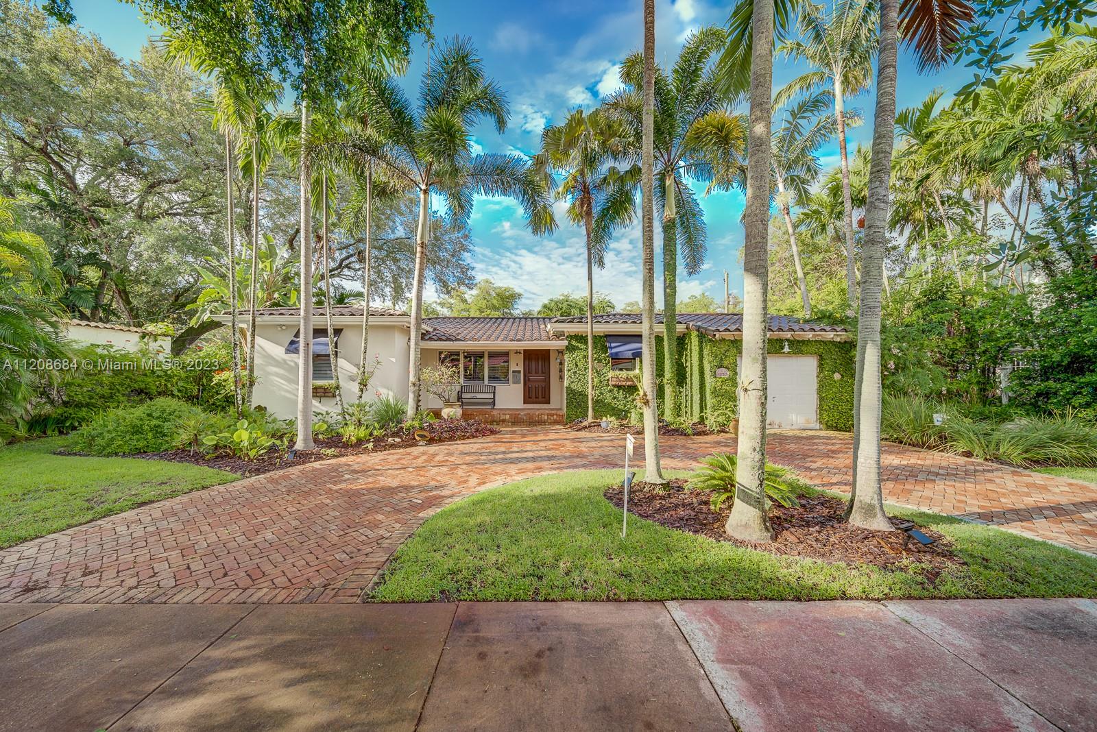 1250 Medina Ave