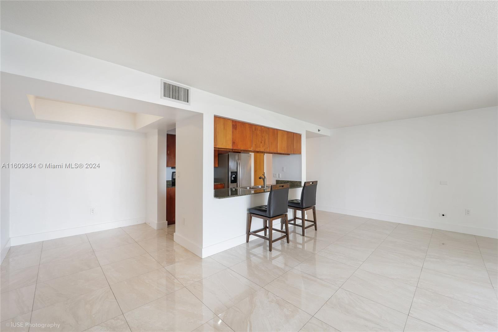 image The Club at Brickell Bay11