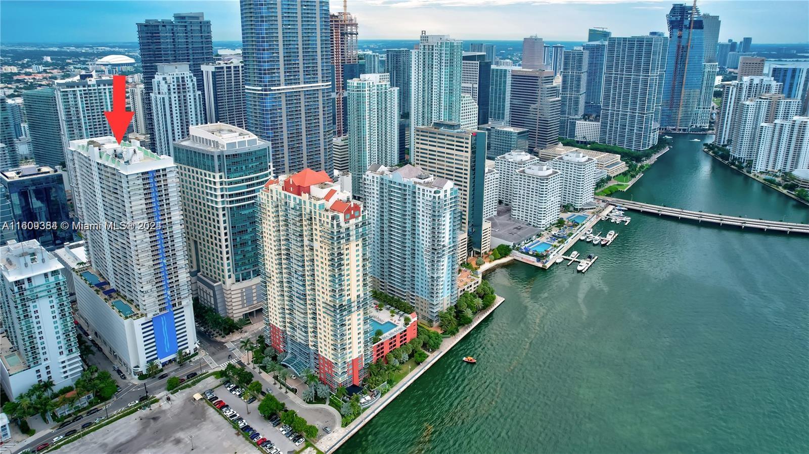image The Club at Brickell Bay21