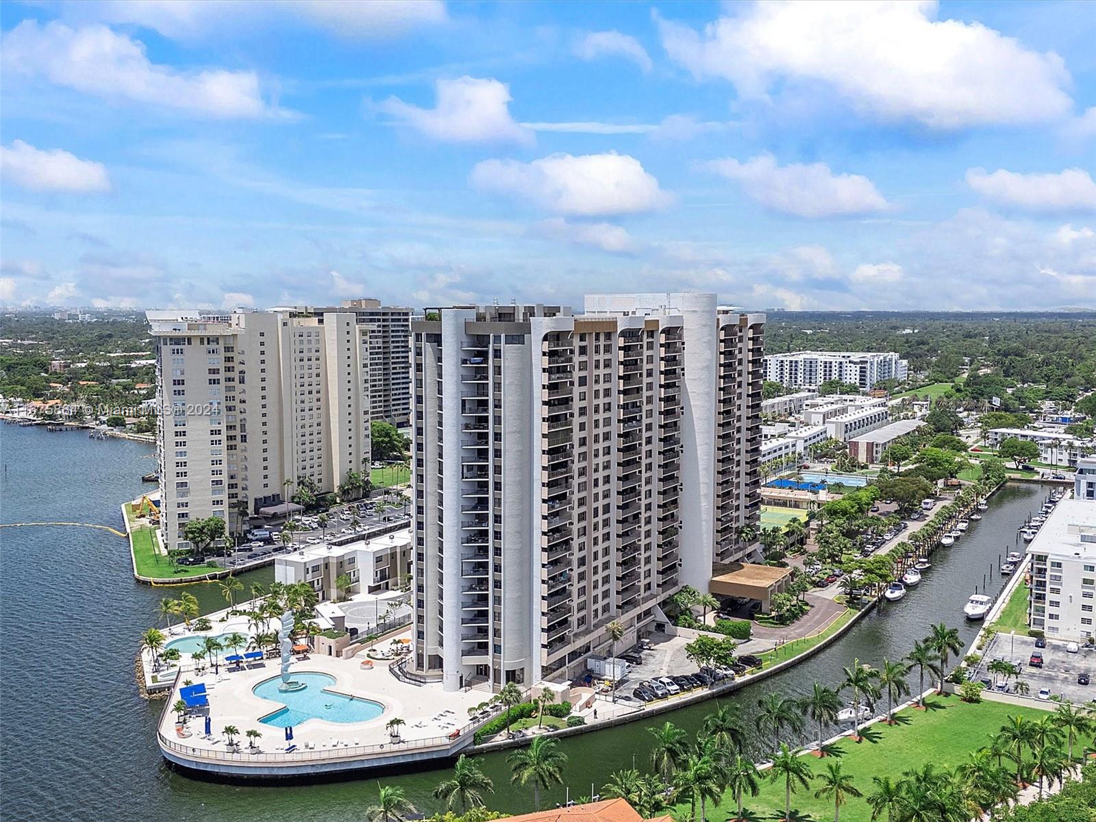 image CRICKET CLUB CONDO0