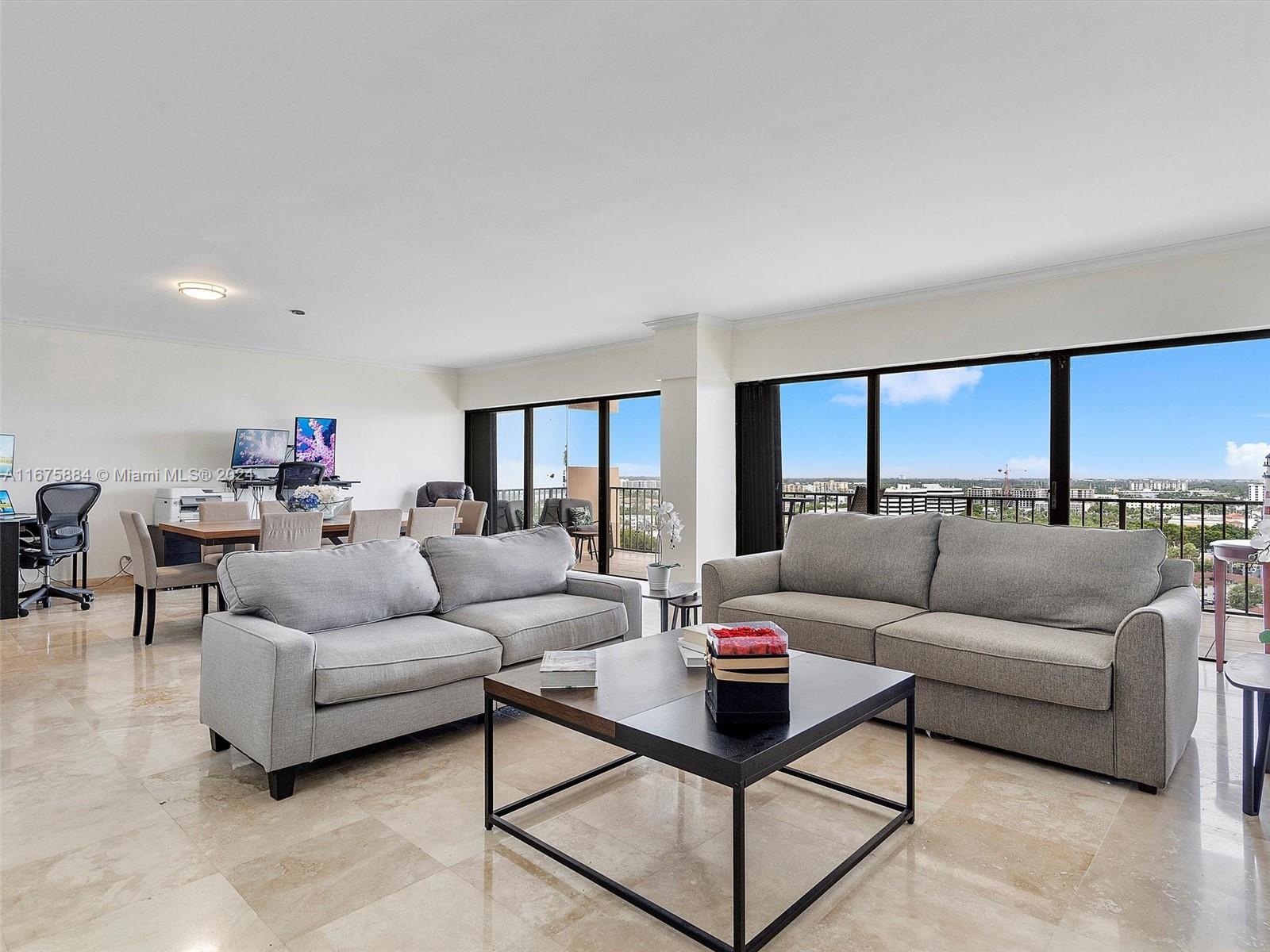 image CRICKET CLUB CONDO2