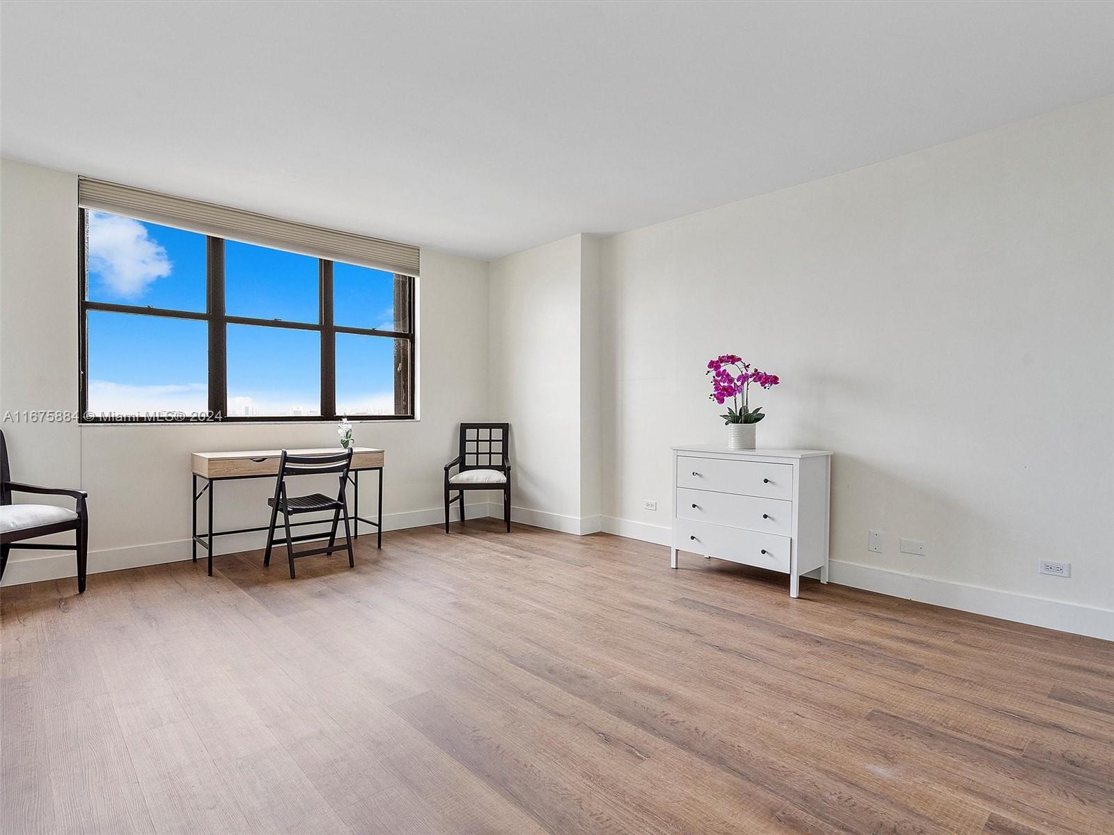 image CRICKET CLUB CONDO29