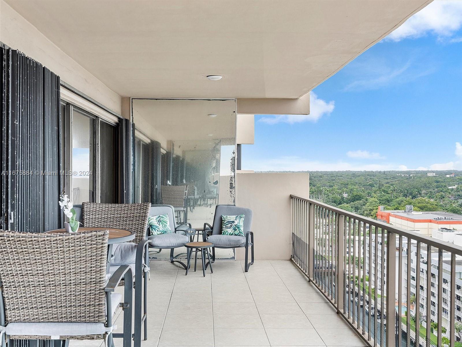 image CRICKET CLUB CONDO33