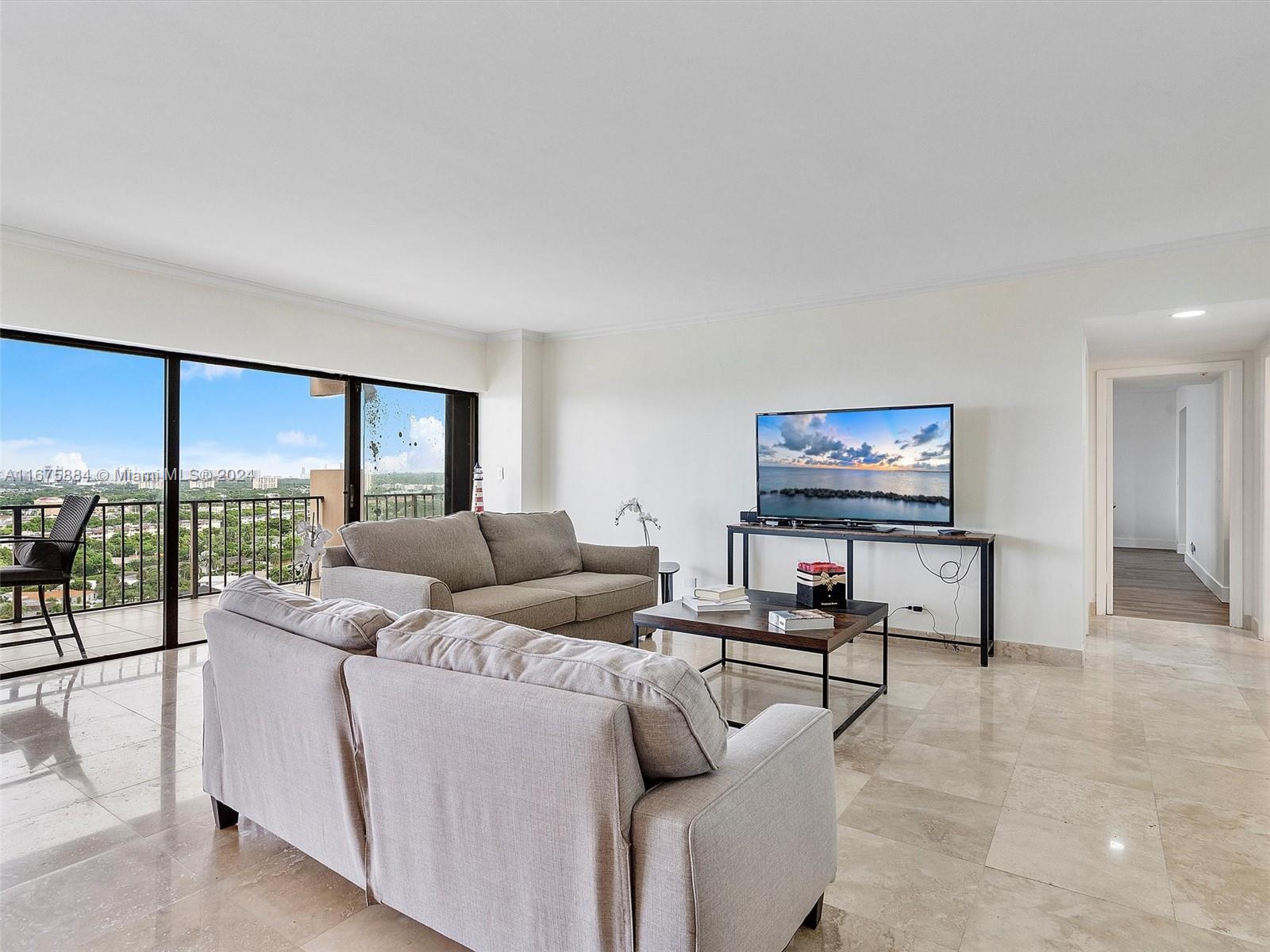 image CRICKET CLUB CONDO4