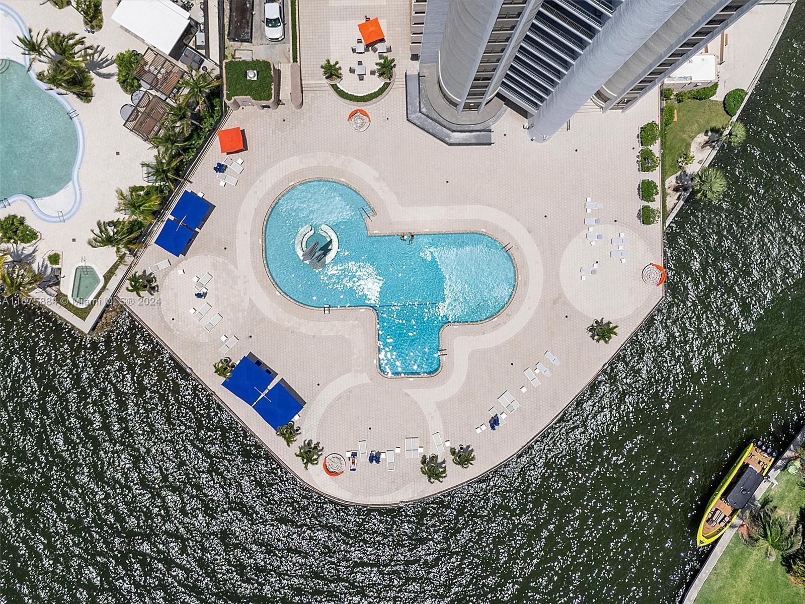 image CRICKET CLUB CONDO51