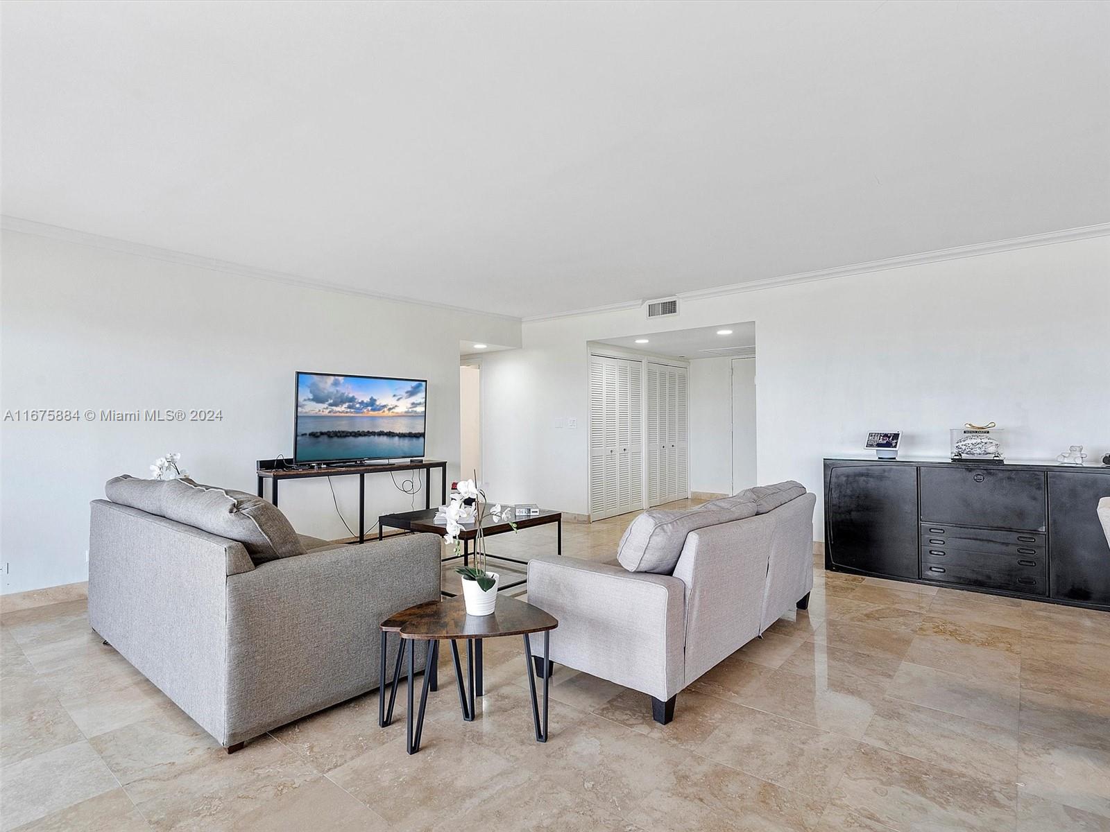 image CRICKET CLUB CONDO5