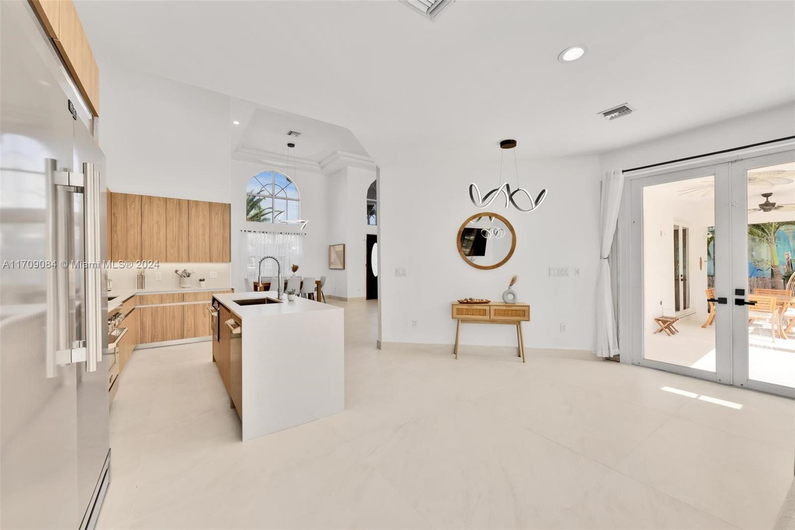 2940 NE 164th St North Miami Beach, FL 33160