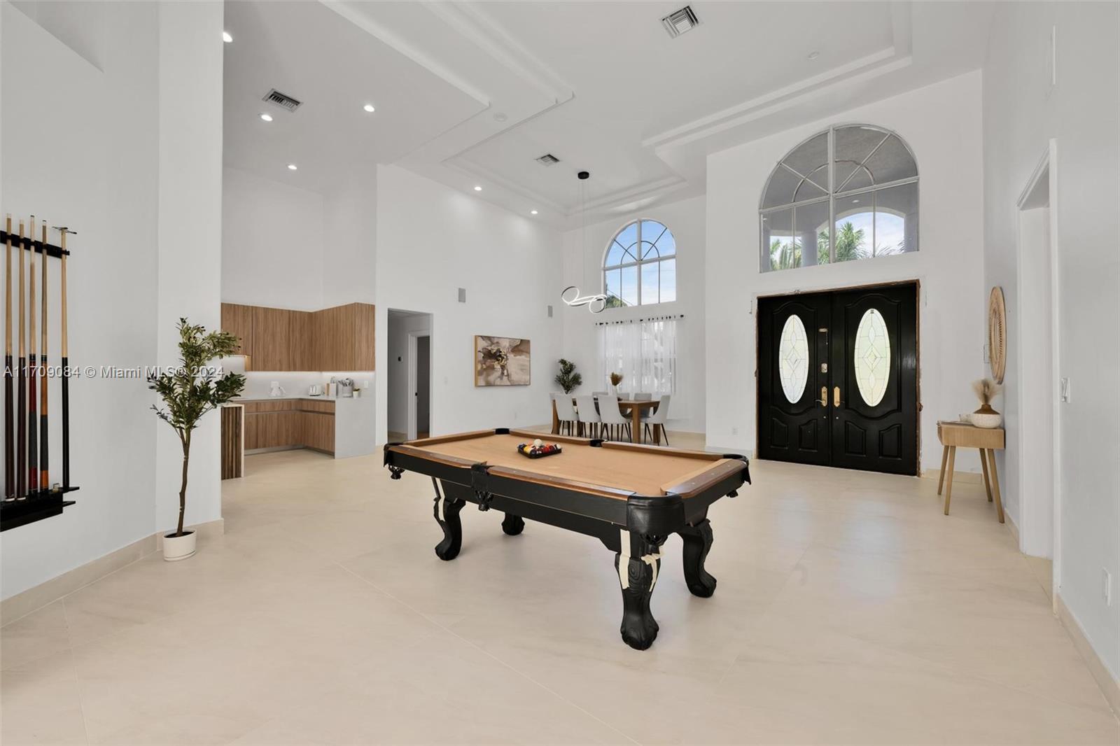 2940 NE 164th St North Miami Beach, FL 33160