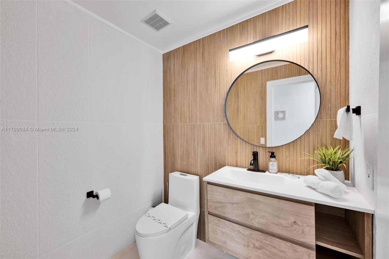 2940 NE 164th St North Miami Beach, FL 33160