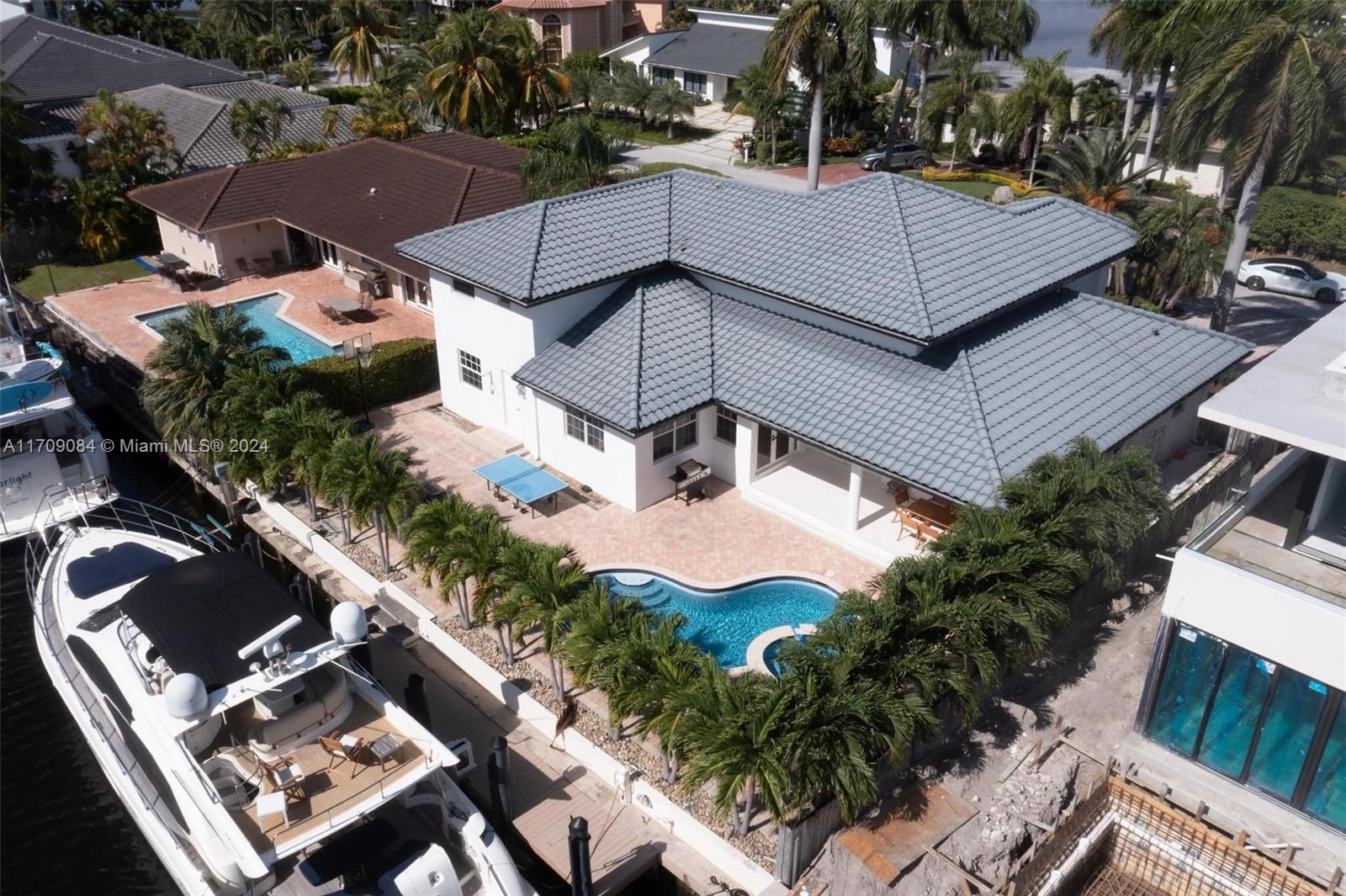 2940 NE 164th St North Miami Beach, FL 33160