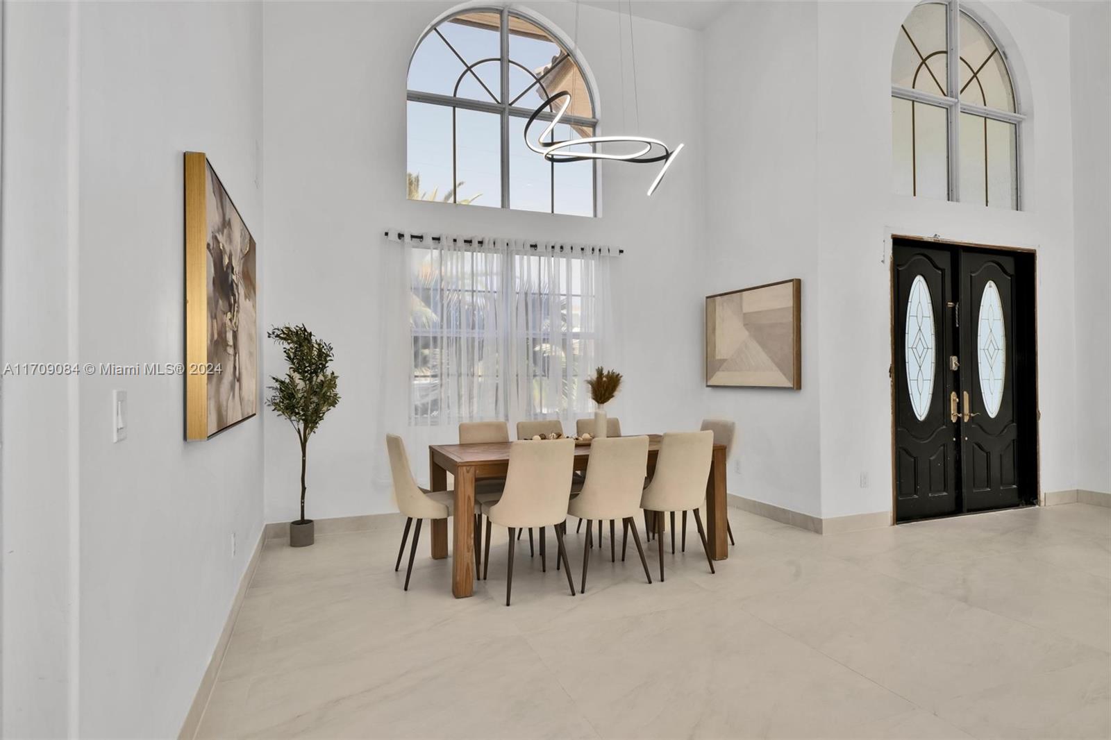 2940 NE 164th St North Miami Beach, FL 33160