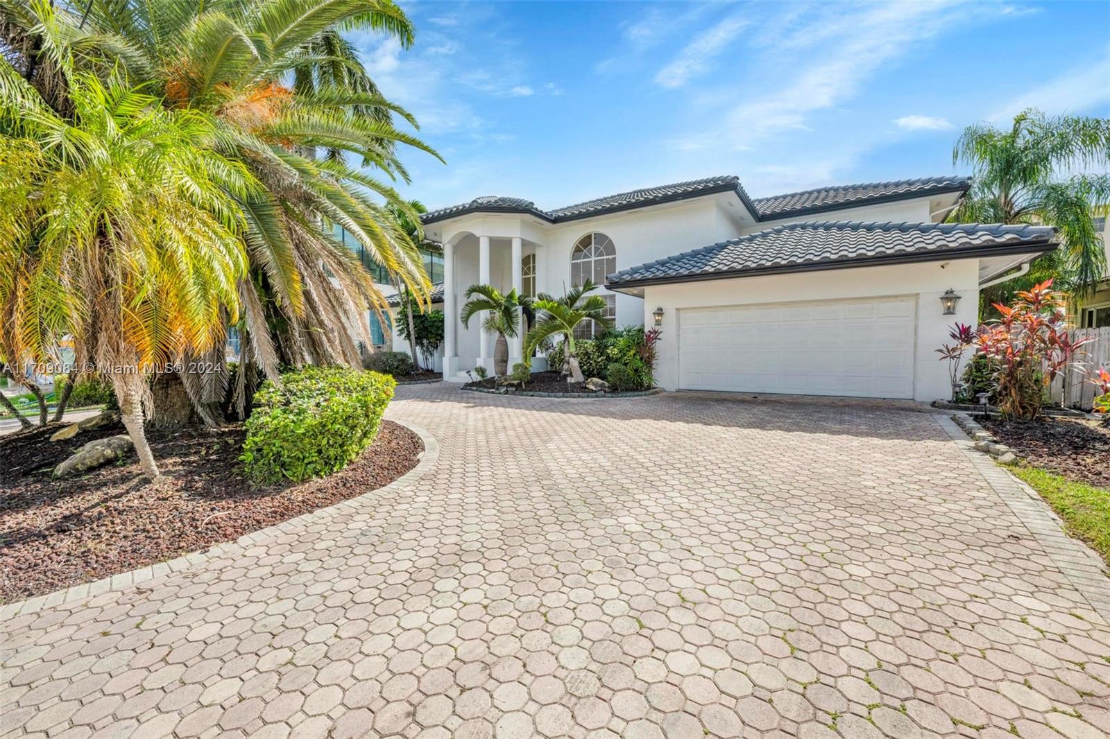 2940 NE 164th St North Miami Beach, FL 33160