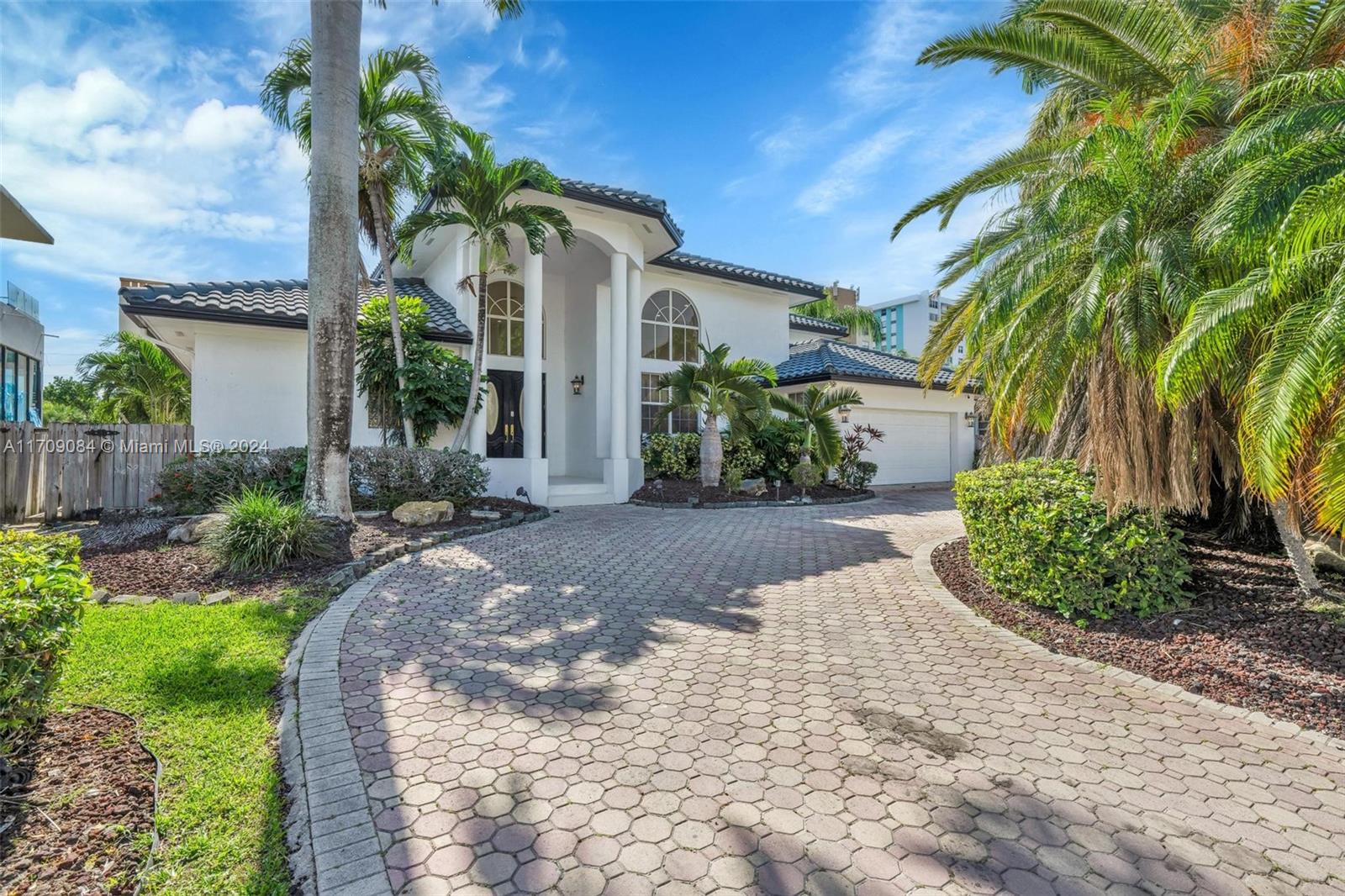 2940 NE 164th St North Miami Beach, FL 33160