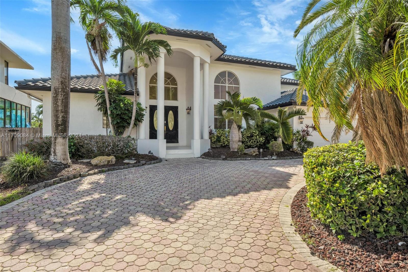 2940 NE 164th St North Miami Beach, FL 33160