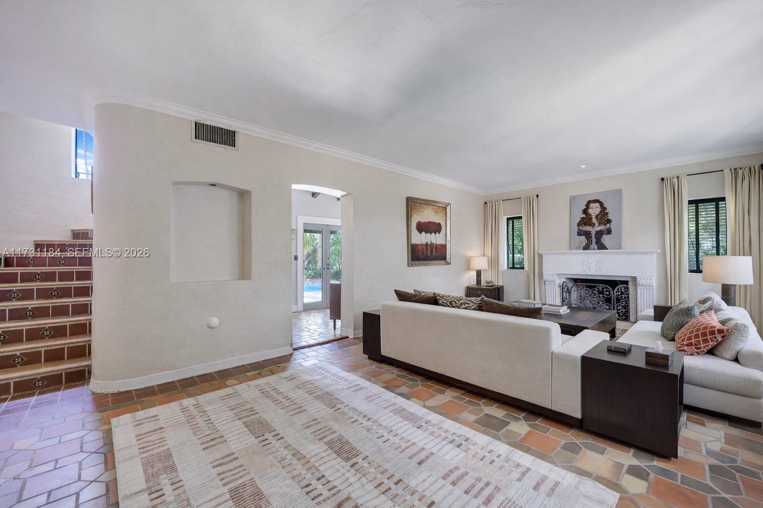 6121 La Gorce Dr Miami Beach, FL 33140