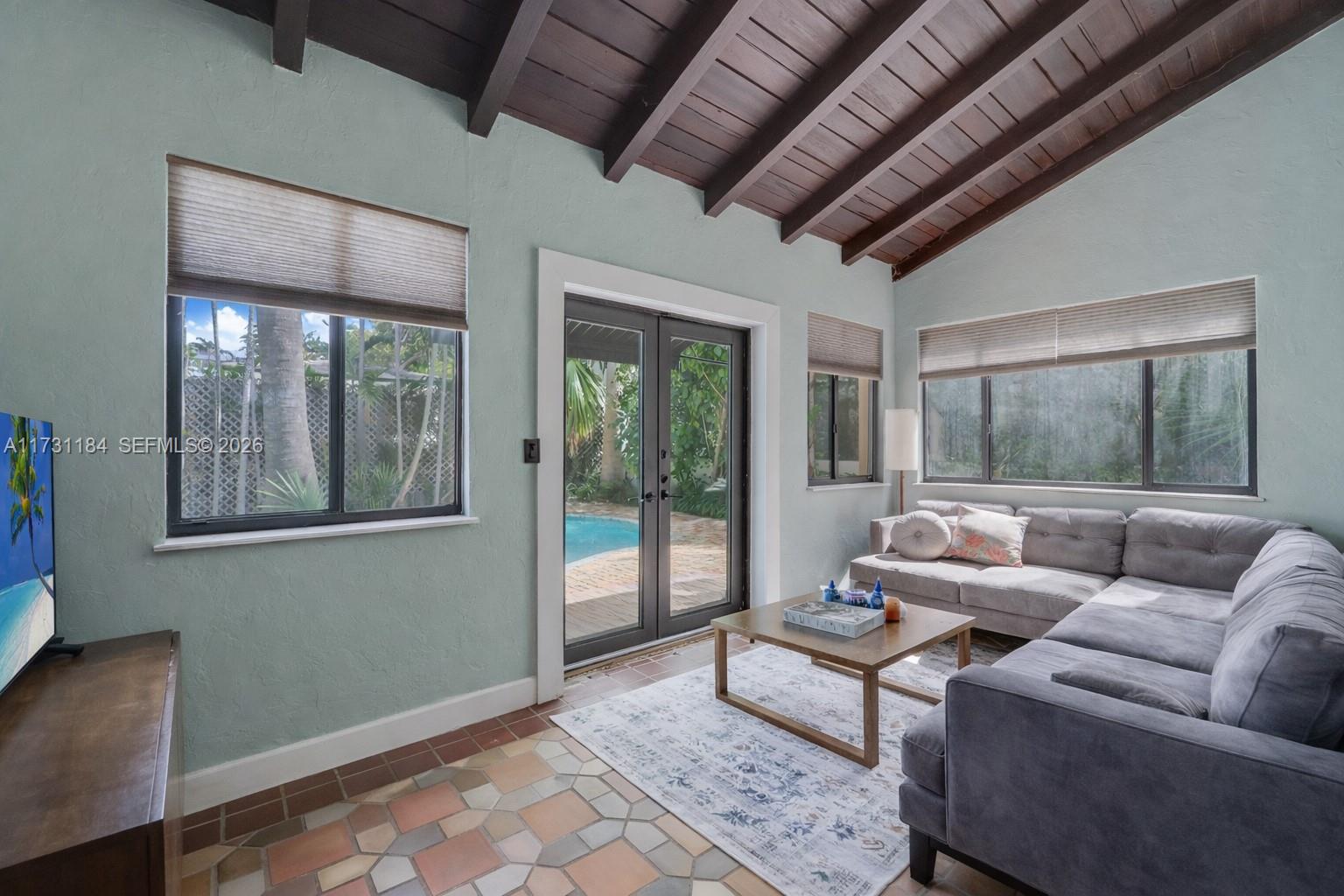 6121 La Gorce Dr Miami Beach, FL 33140