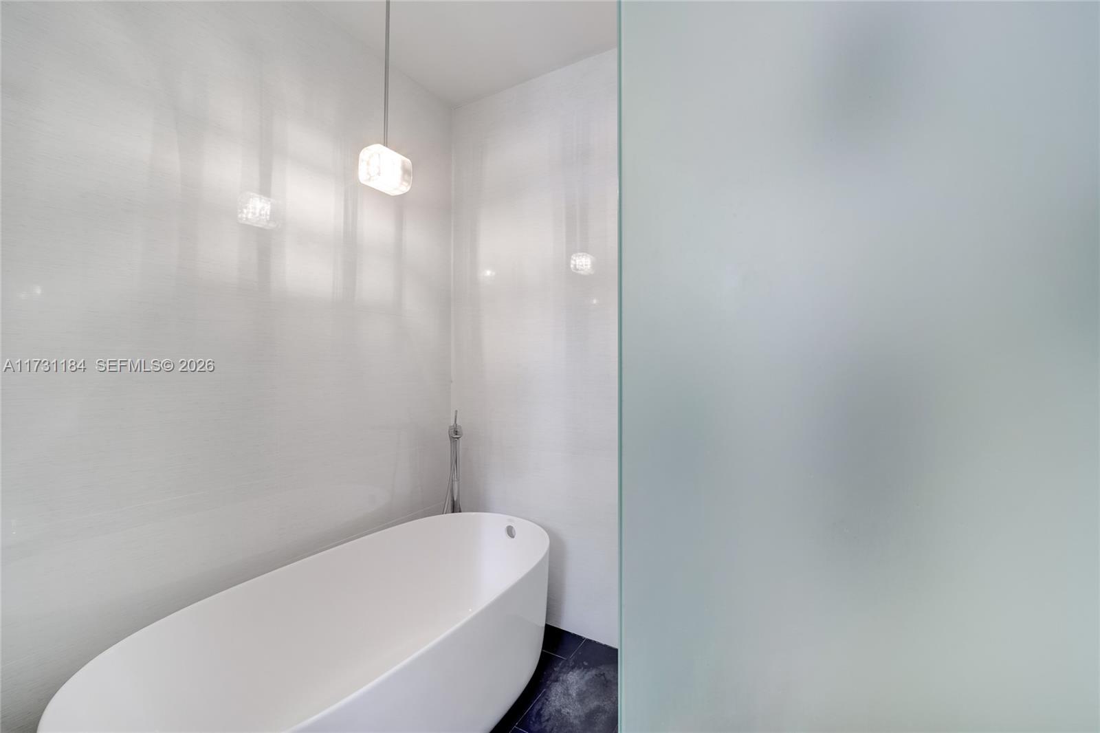 6121 La Gorce Dr Miami Beach, FL 33140