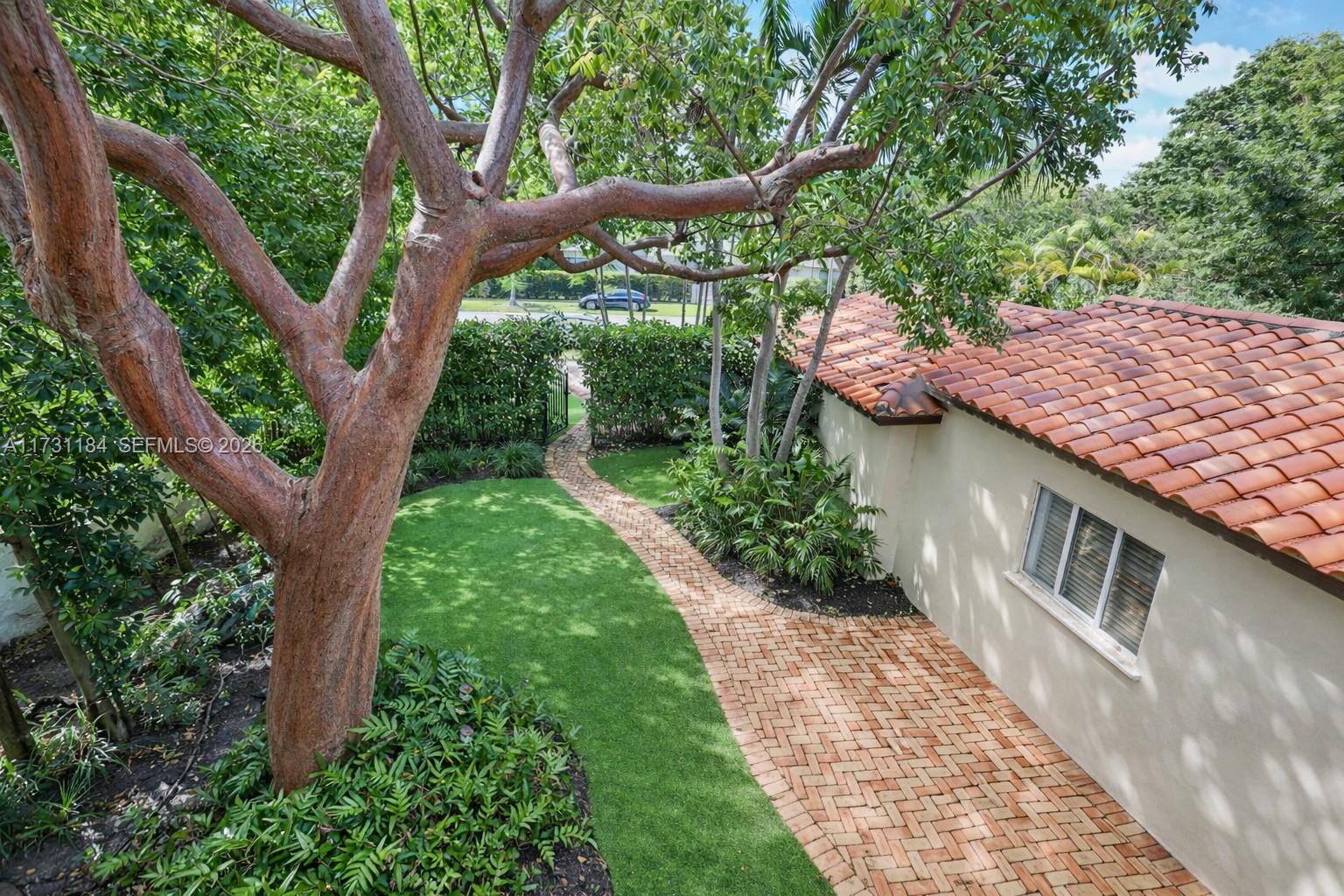 6121 La Gorce Dr Miami Beach, FL 33140