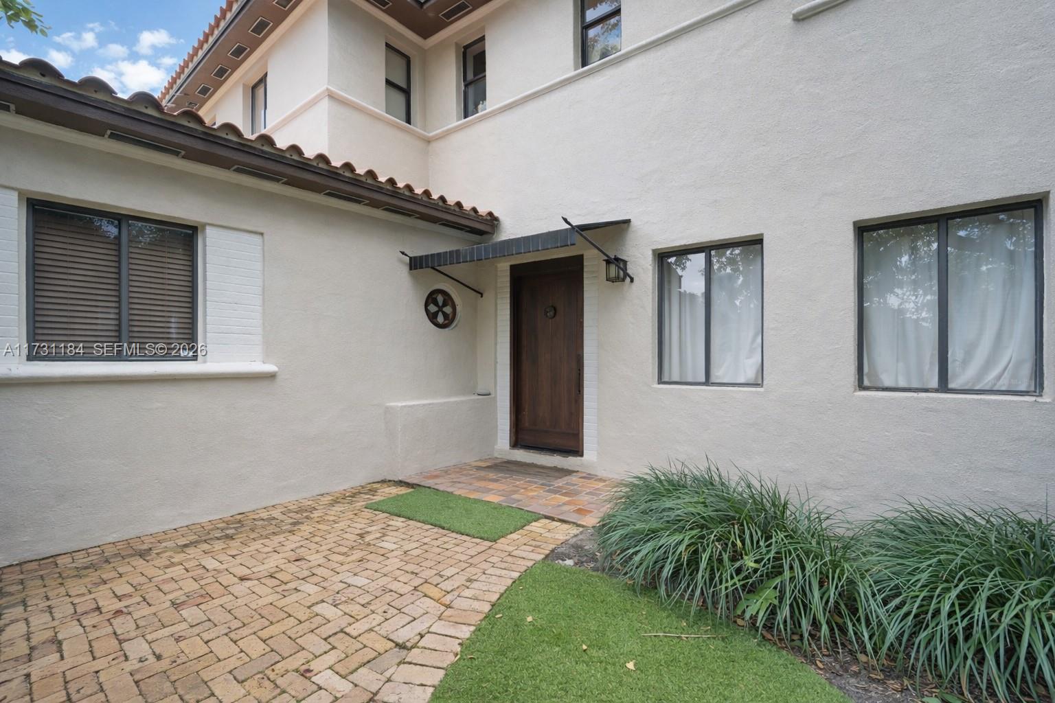 6121 La Gorce Dr Miami Beach, FL 33140