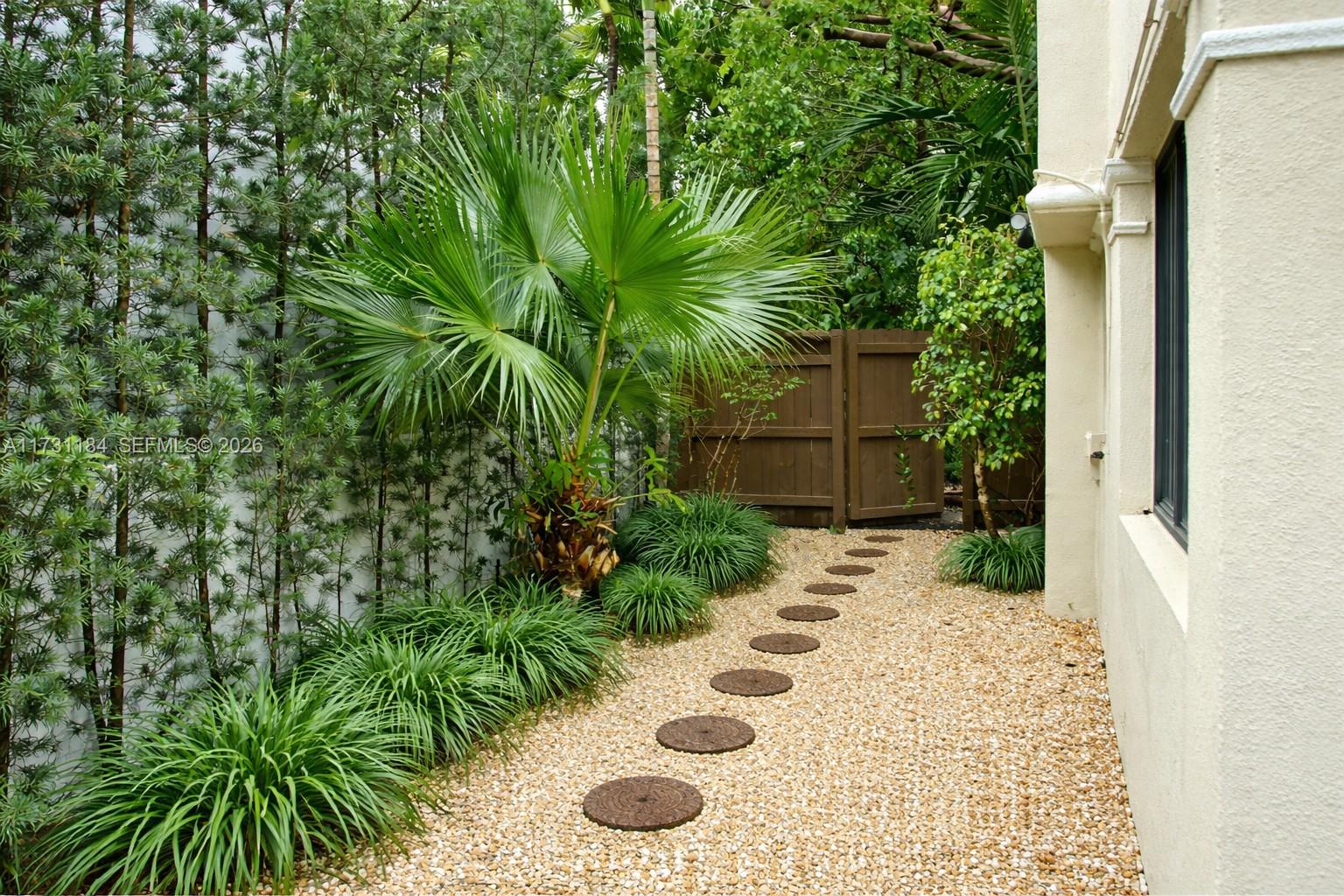 6121 La Gorce Dr Miami Beach, FL 33140