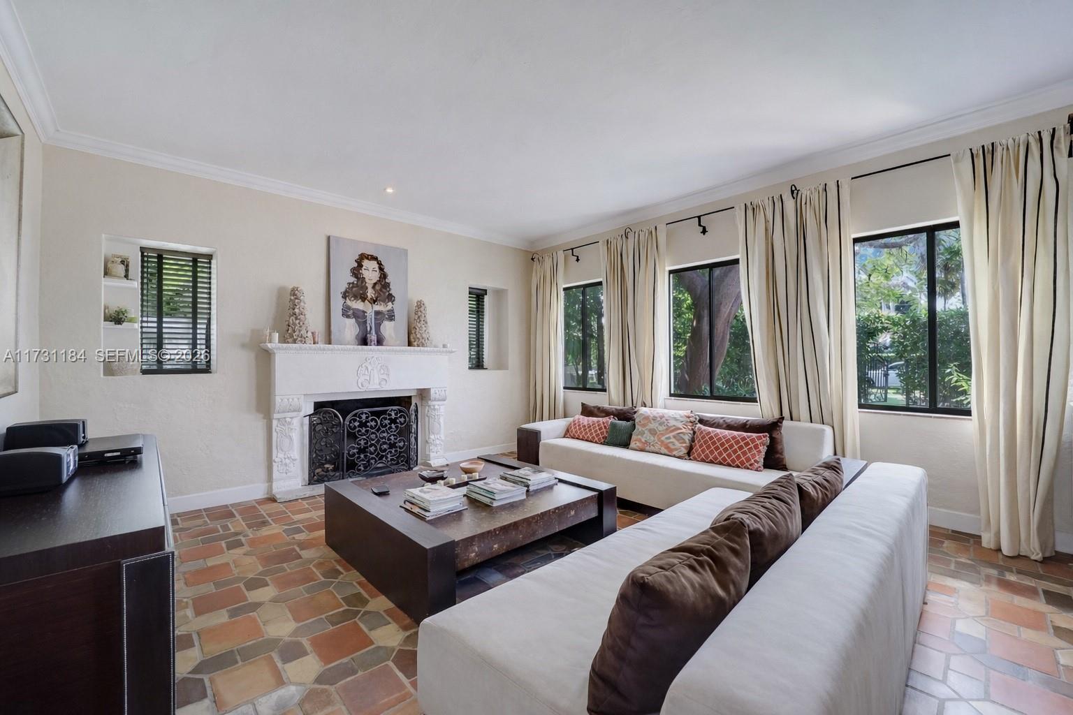 6121 La Gorce Dr Miami Beach, FL 33140