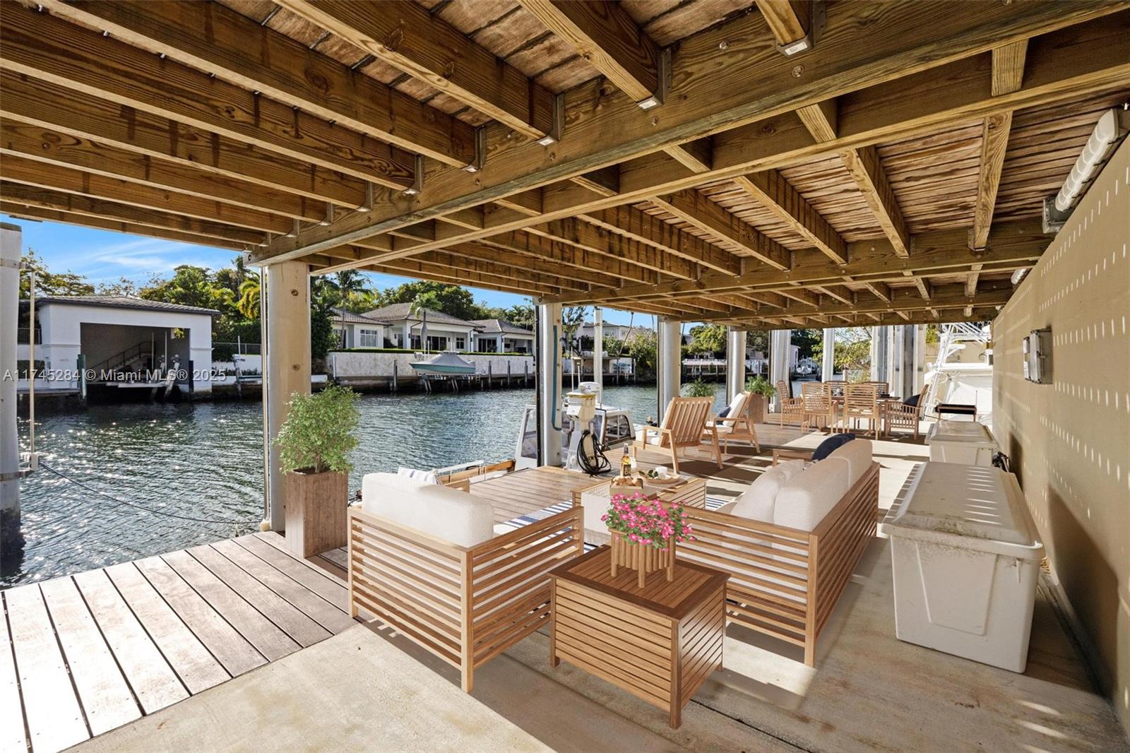 6670 Riviera Dr,Coral Gables, FL 33146