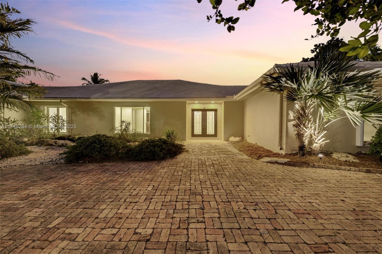 6670 Riviera Dr,Coral Gables, FL 33146