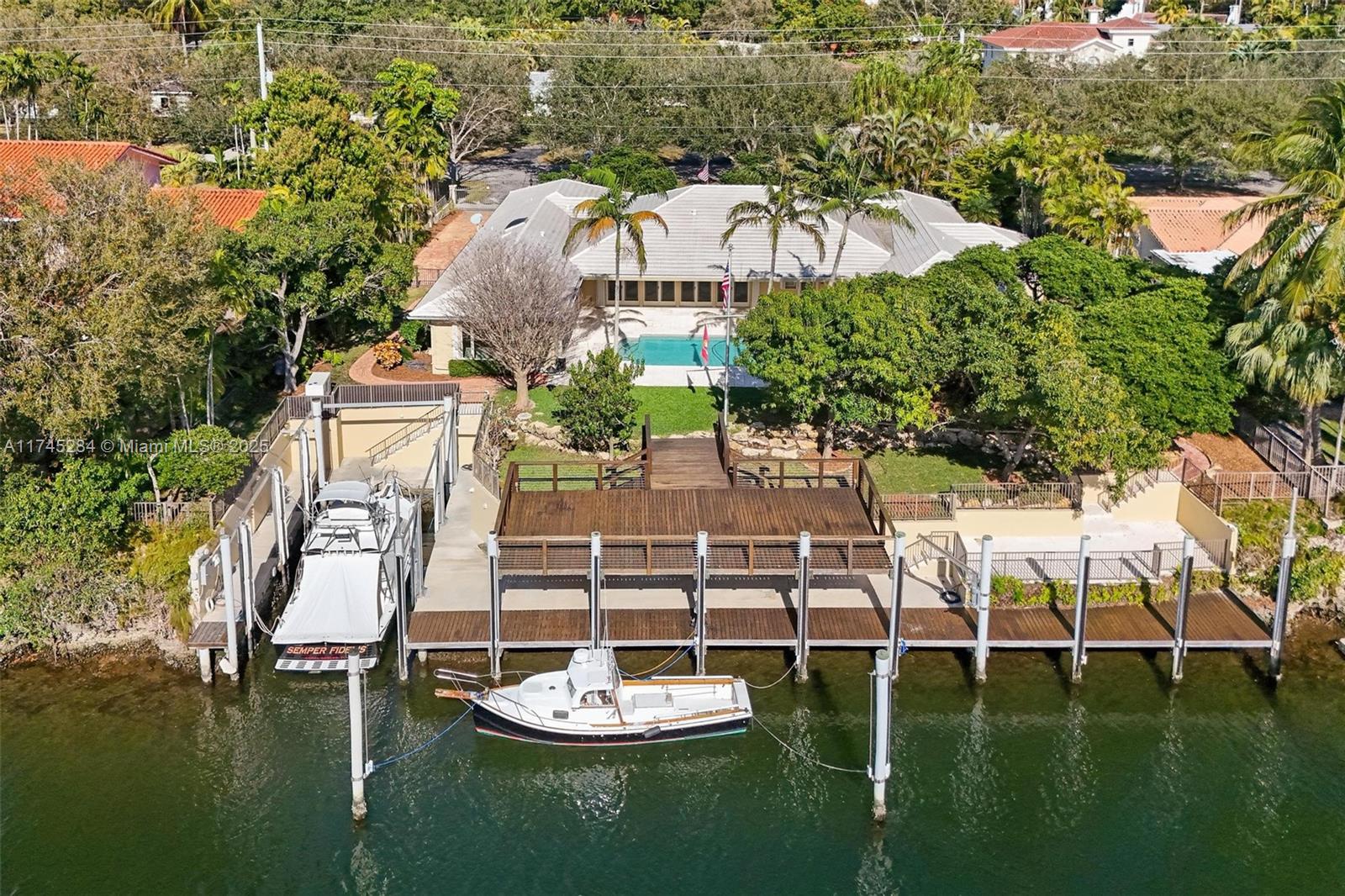 6670 Riviera Dr,Coral Gables, FL 33146