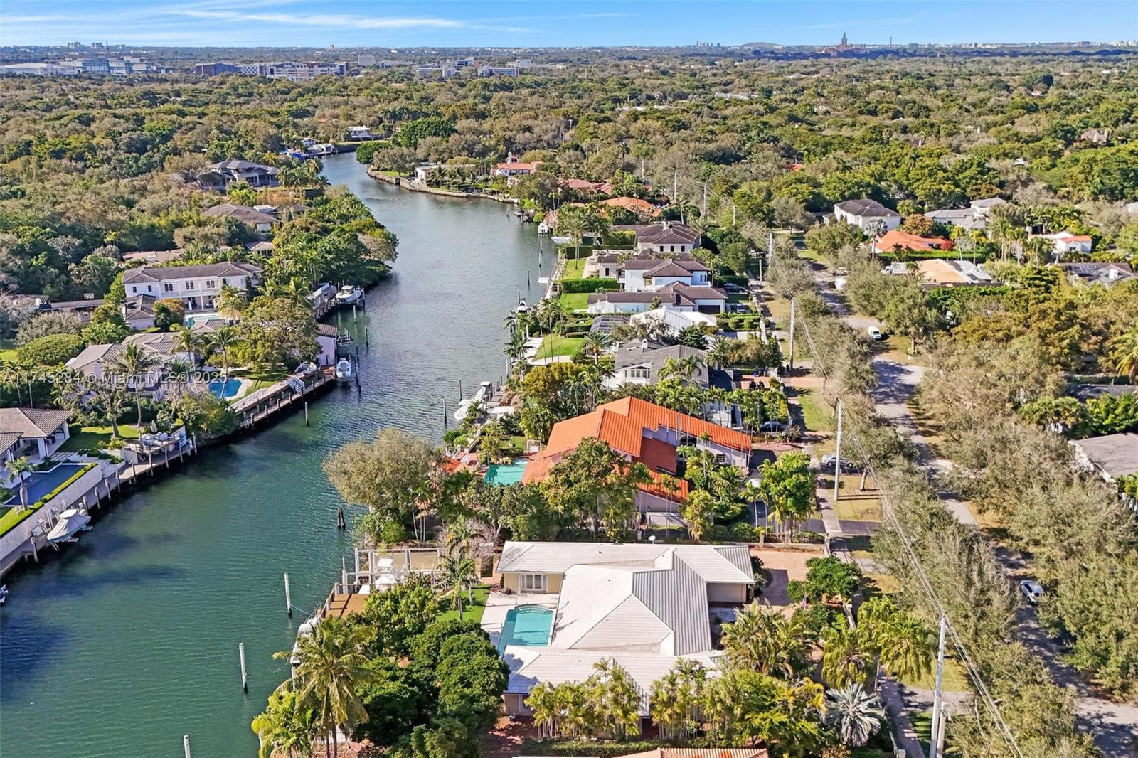 6670 Riviera Dr,Coral Gables, FL 33146