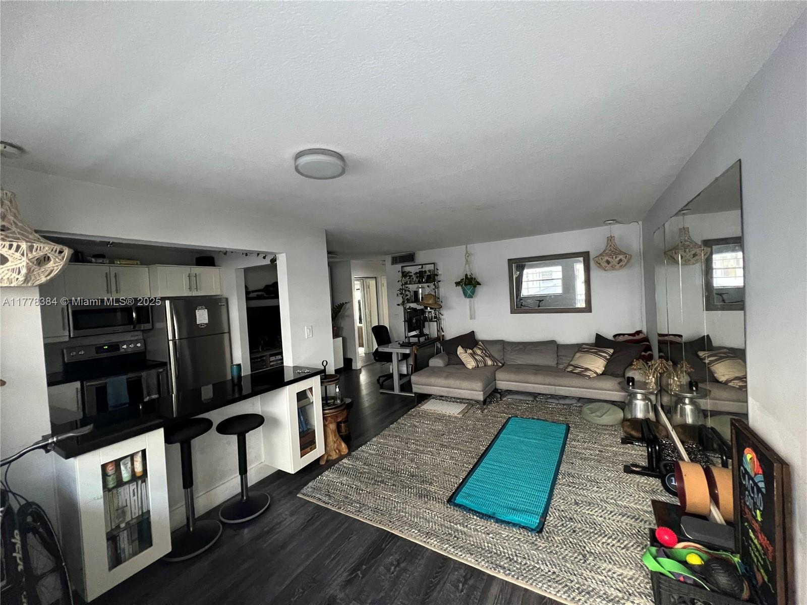 221 Meridian Ave #206,Miami Beach, FL 33139