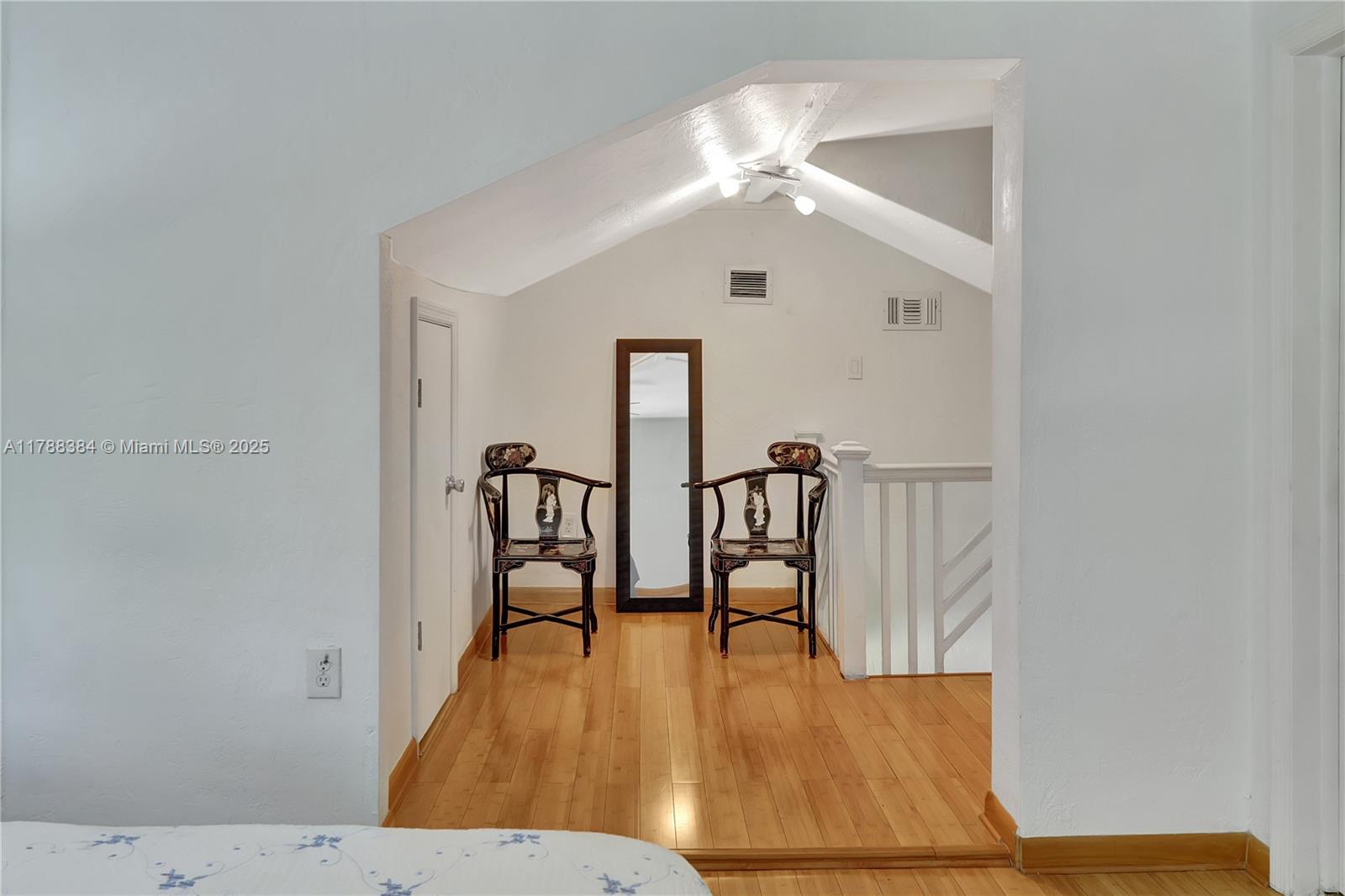 3375 SW 29th Ter Miami, FL 33133